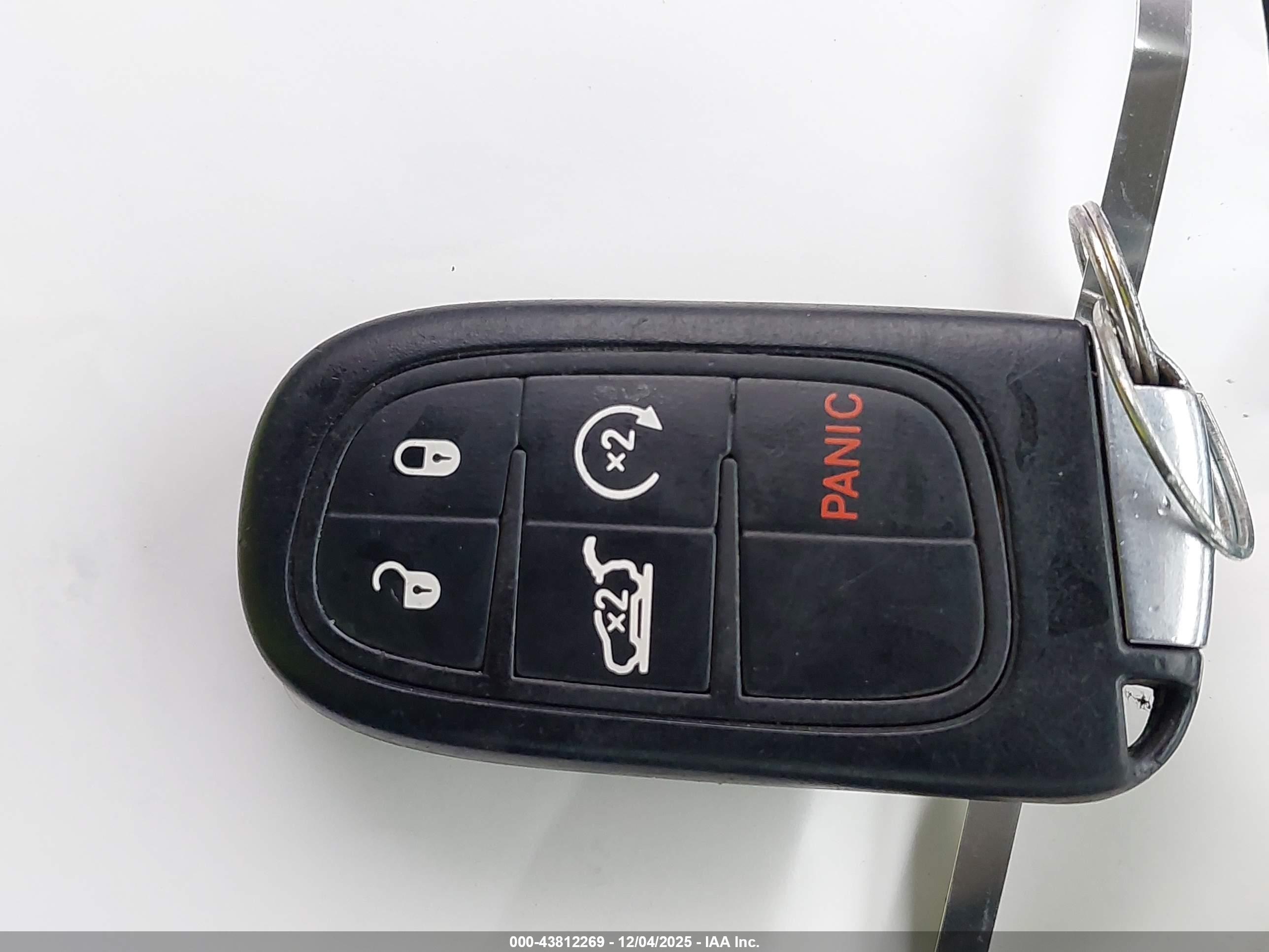 JEEP CHEROKEE image 11