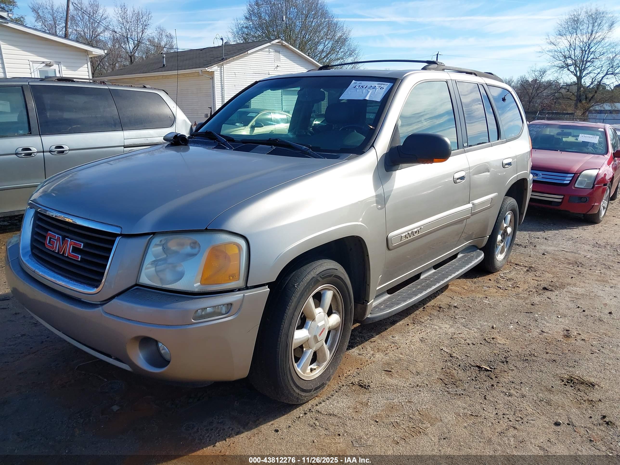 GMC ENVOY image 2