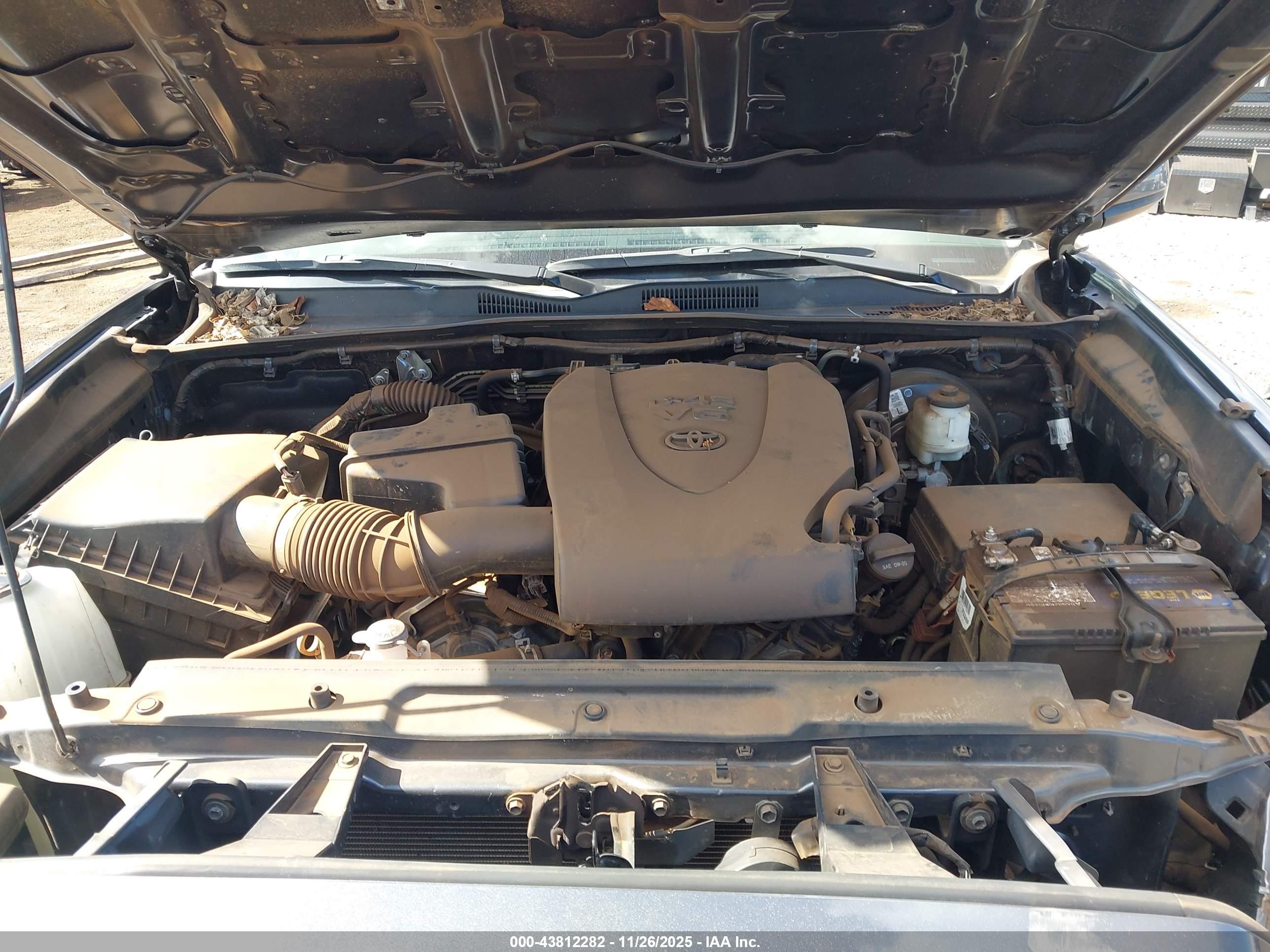 TOYOTA TACOMA image 10