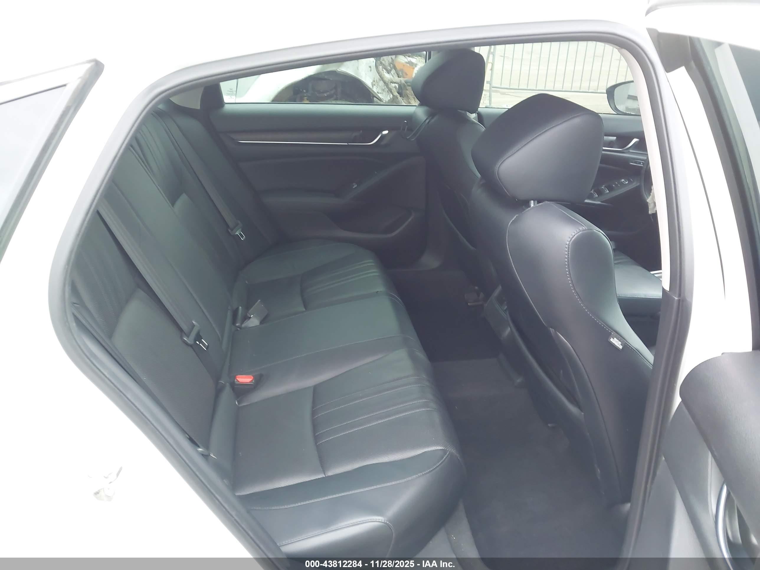 HONDA ACCORD image 8