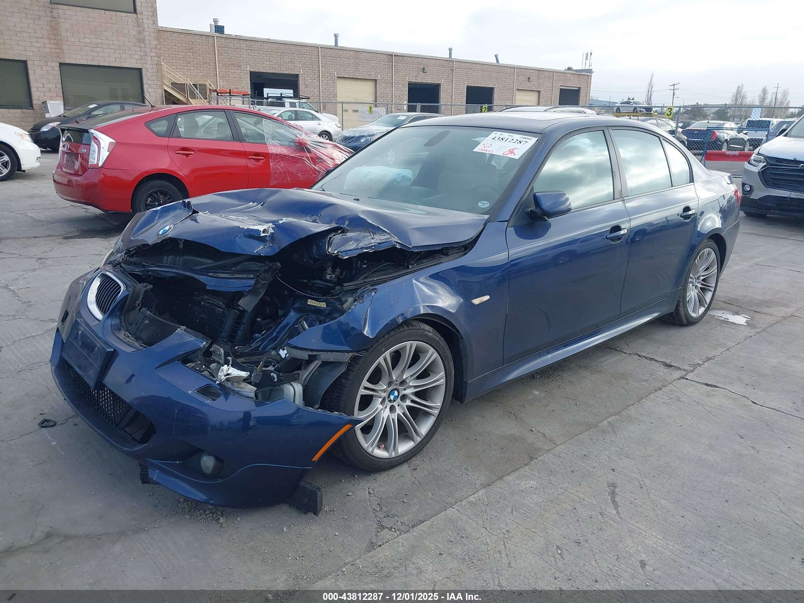 BMW 528I image 2
