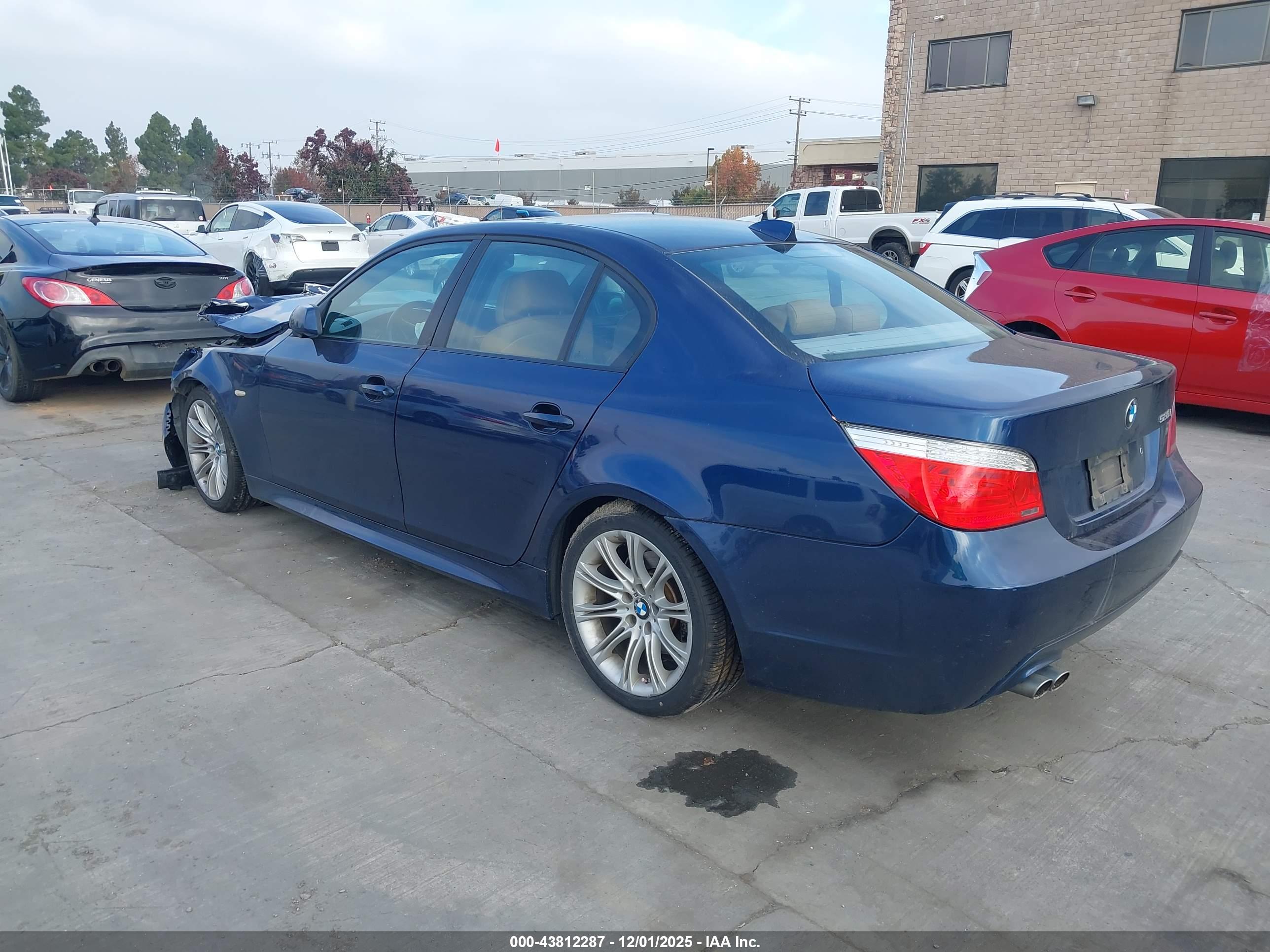 BMW 528I image 3