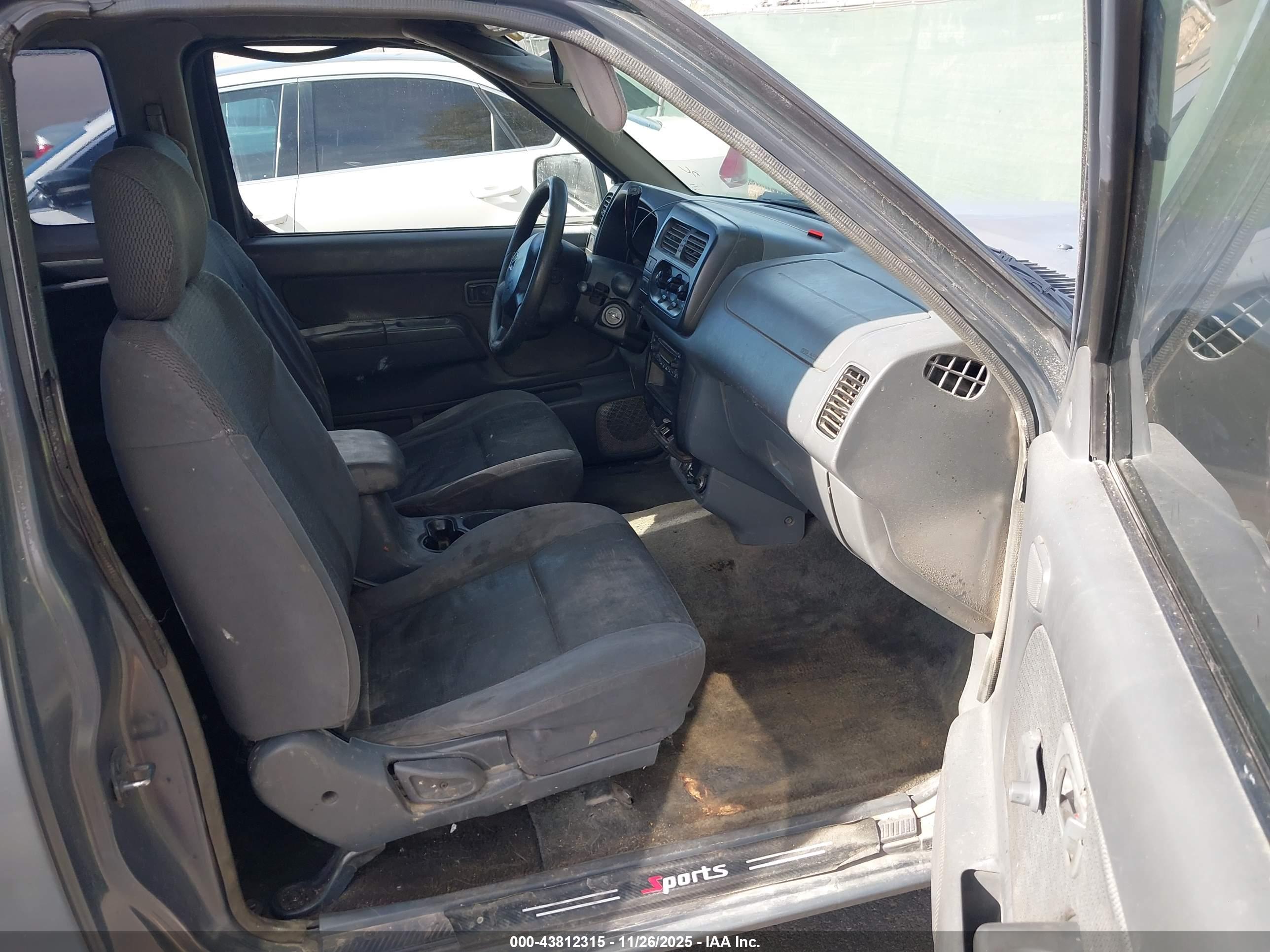 NISSAN FRONTIER image 5