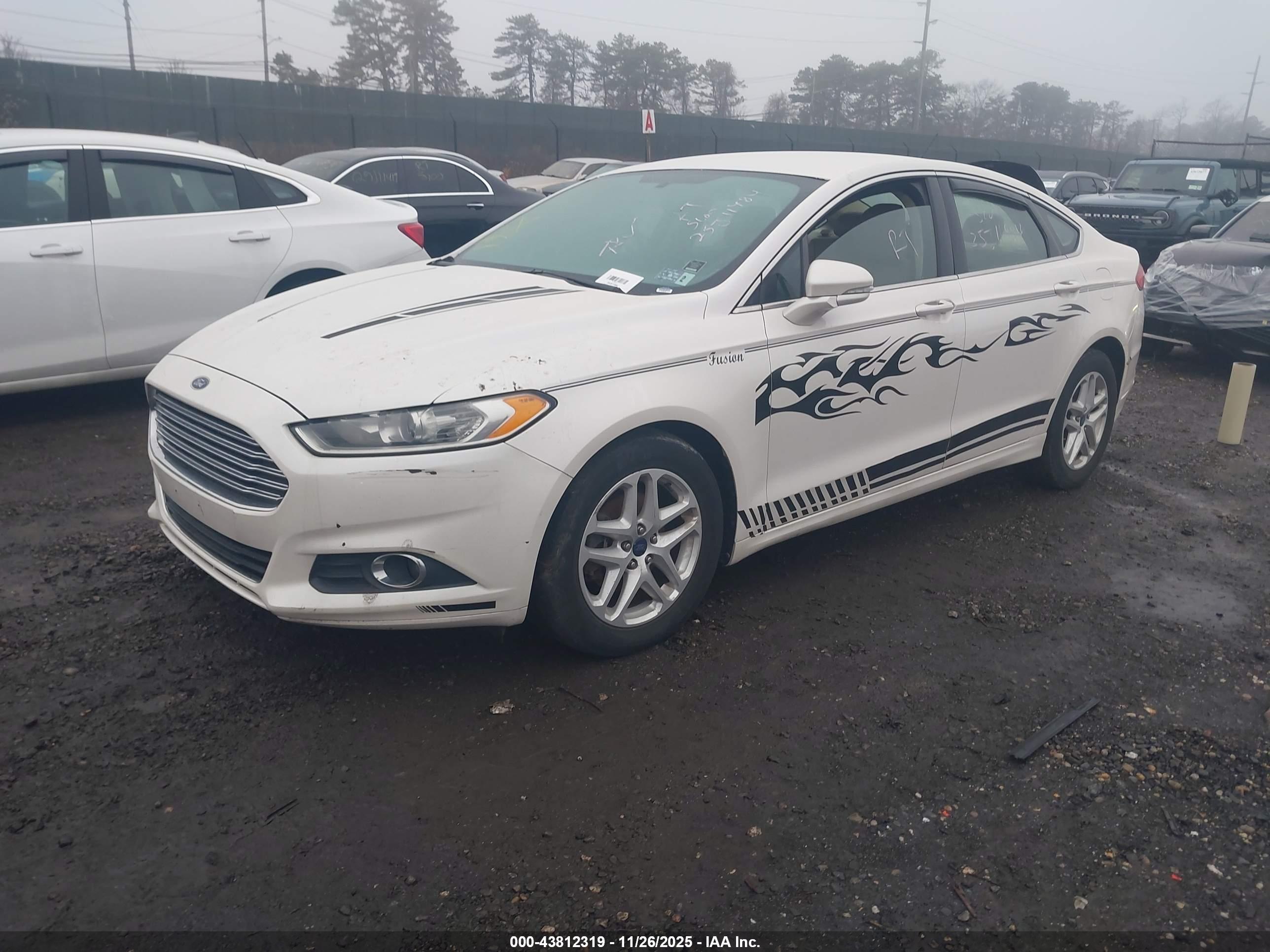 FORD FUSION image 2
