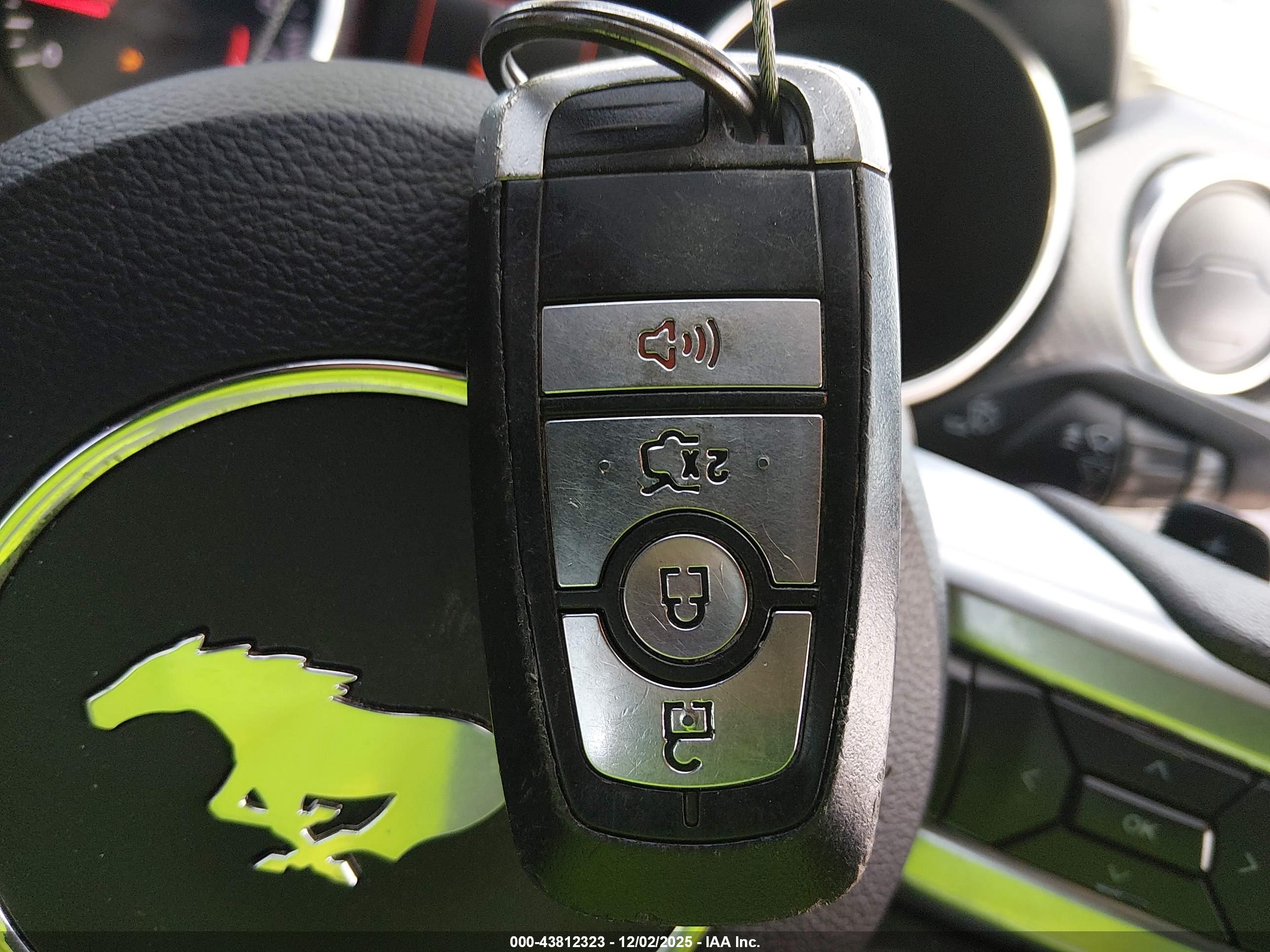 FORD MUSTANG image 11