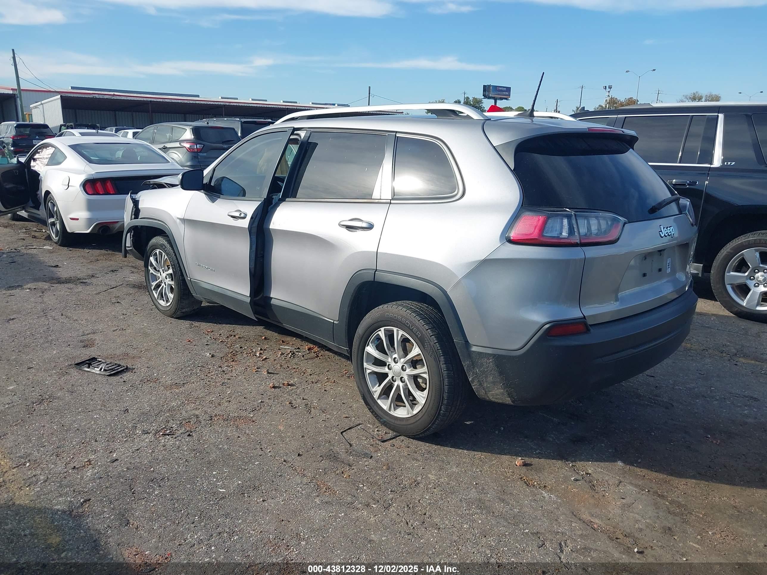 JEEP CHEROKEE image 3