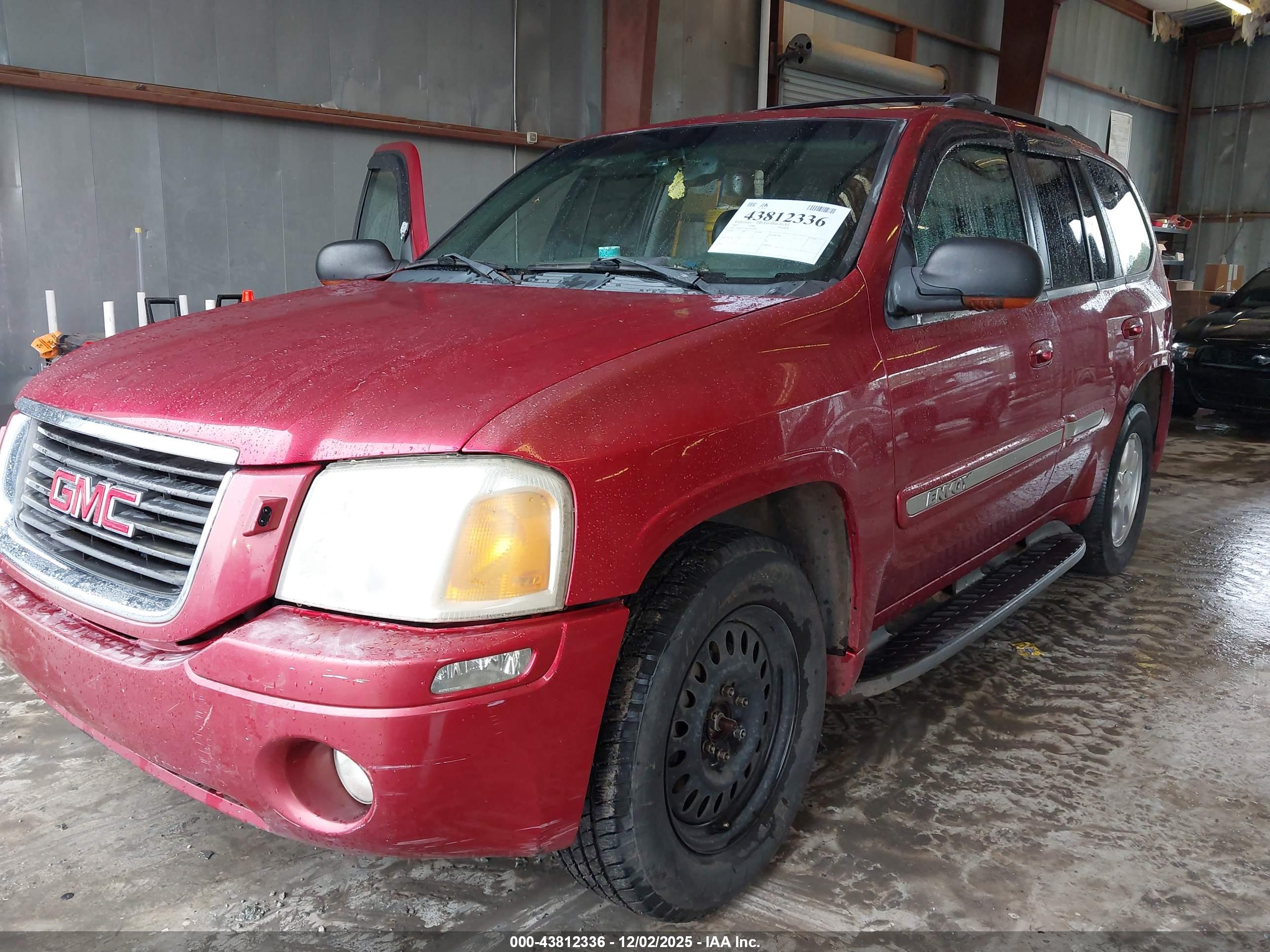 GMC ENVOY image 2