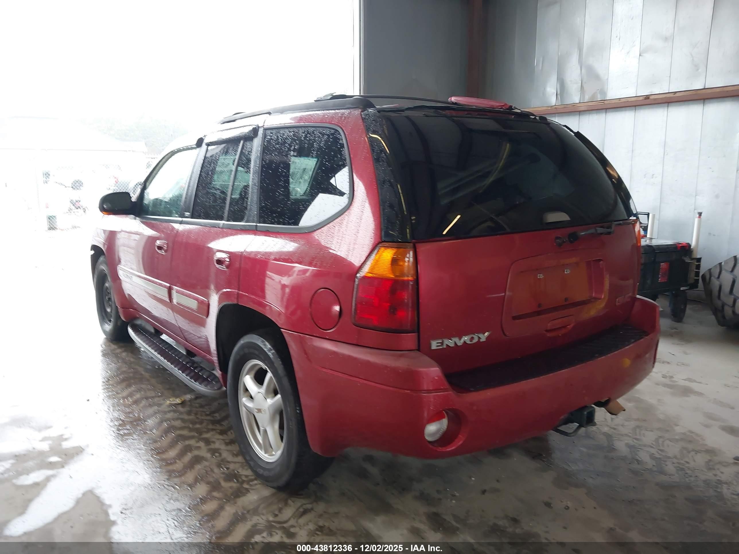 GMC ENVOY image 3