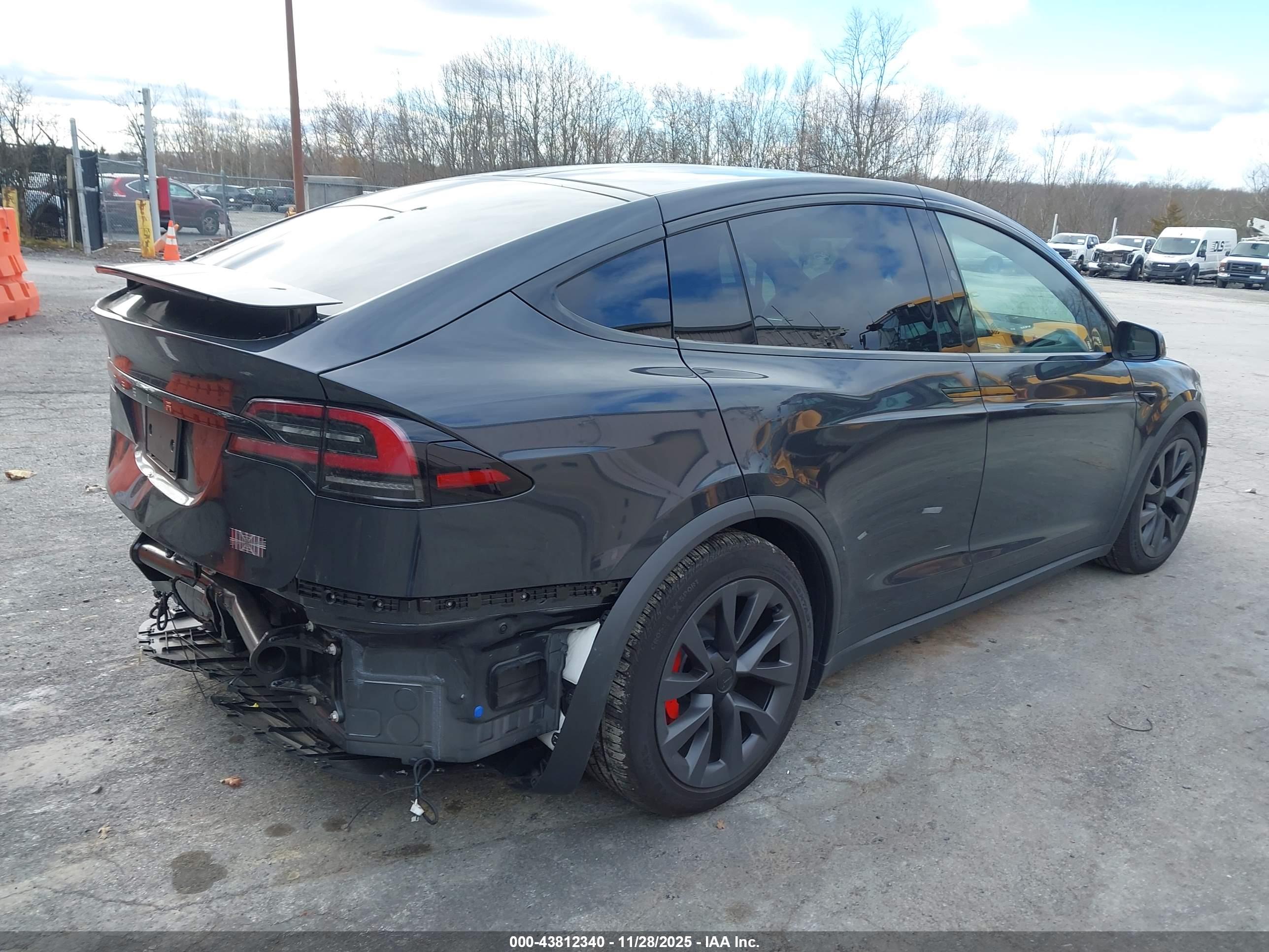 TESLA MODEL image 4