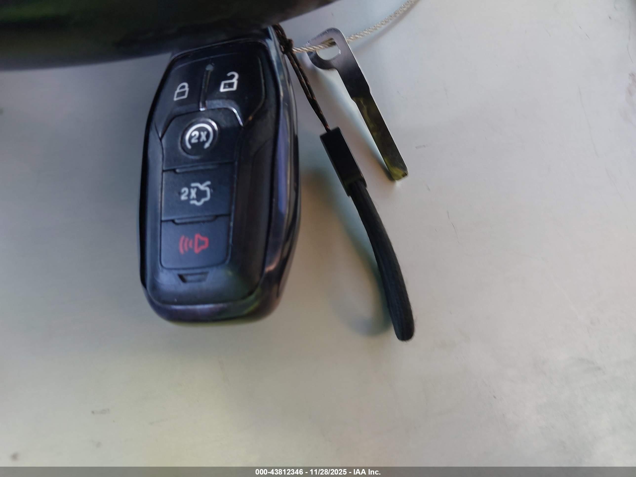 FORD EXPLORER image 11