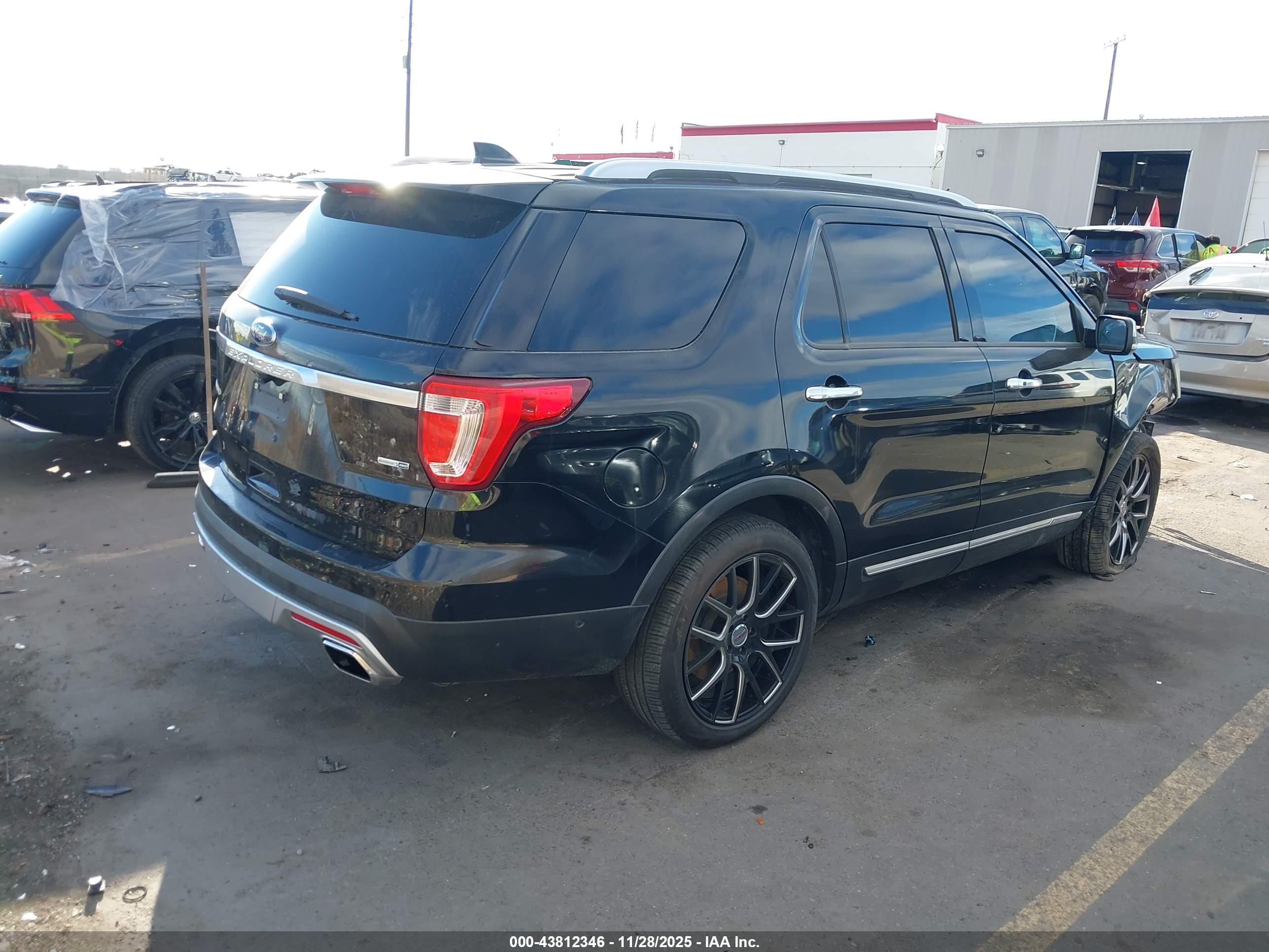 FORD EXPLORER image 4