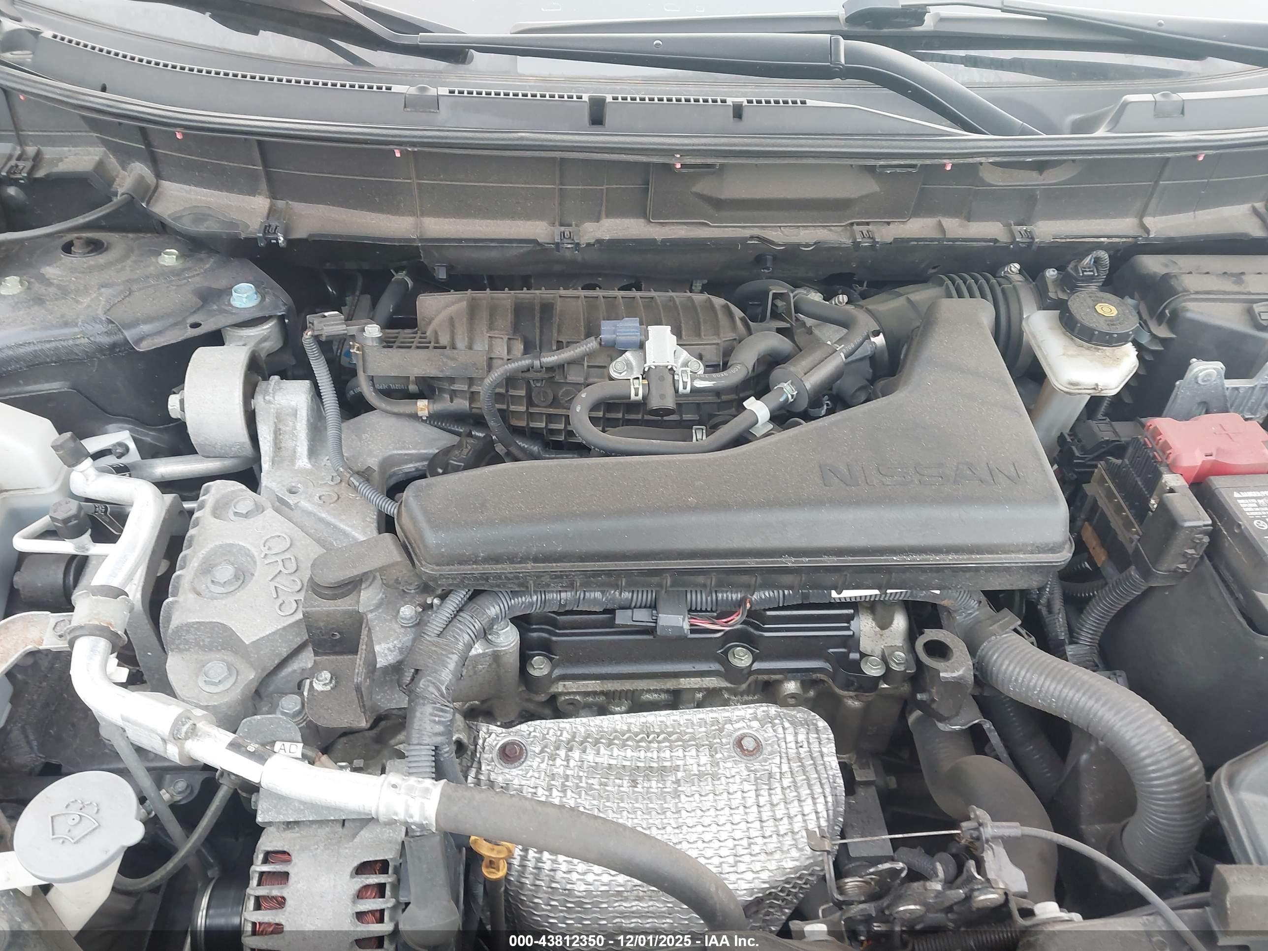 NISSAN ROGUE image 10