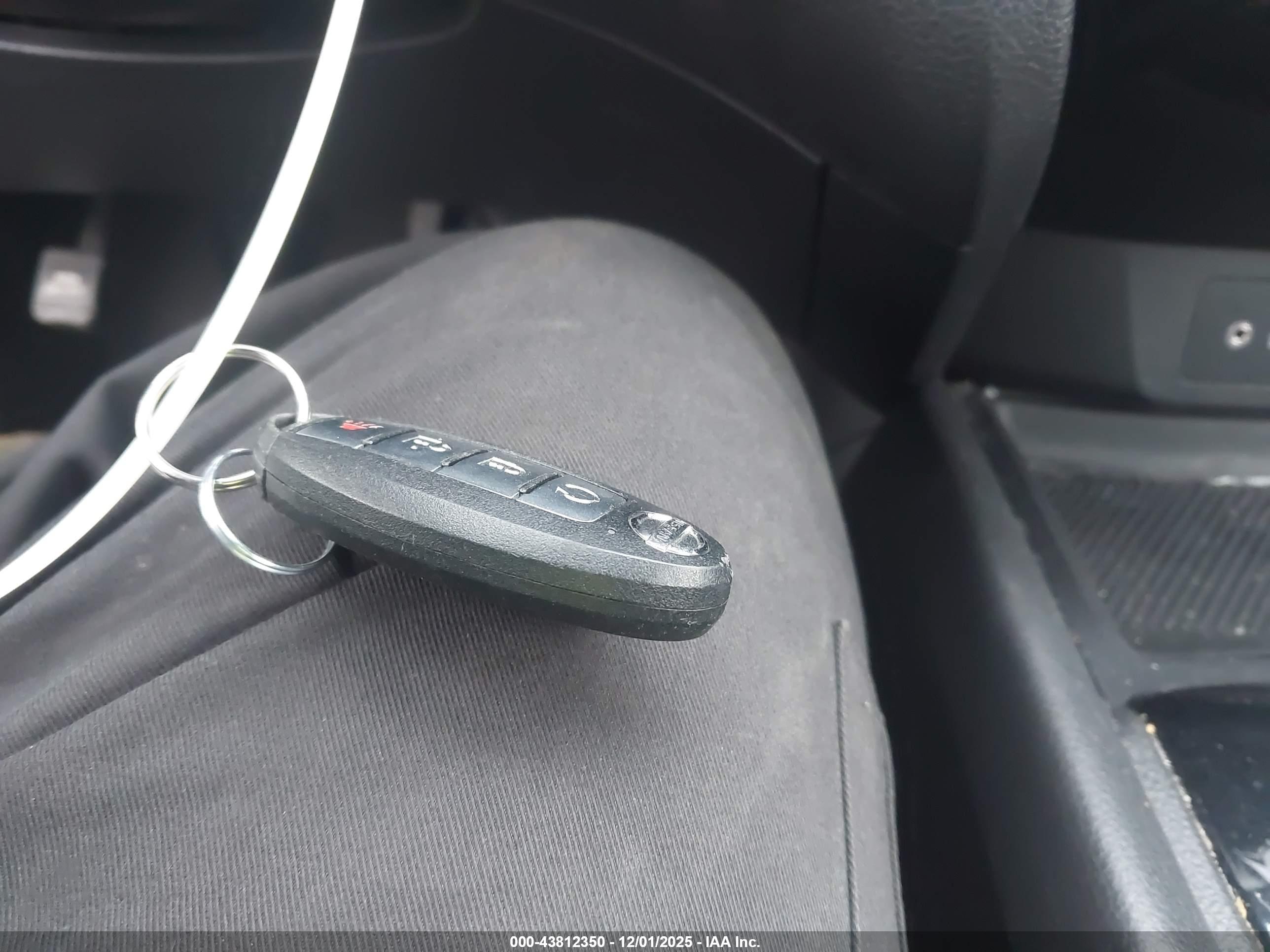 NISSAN ROGUE image 11