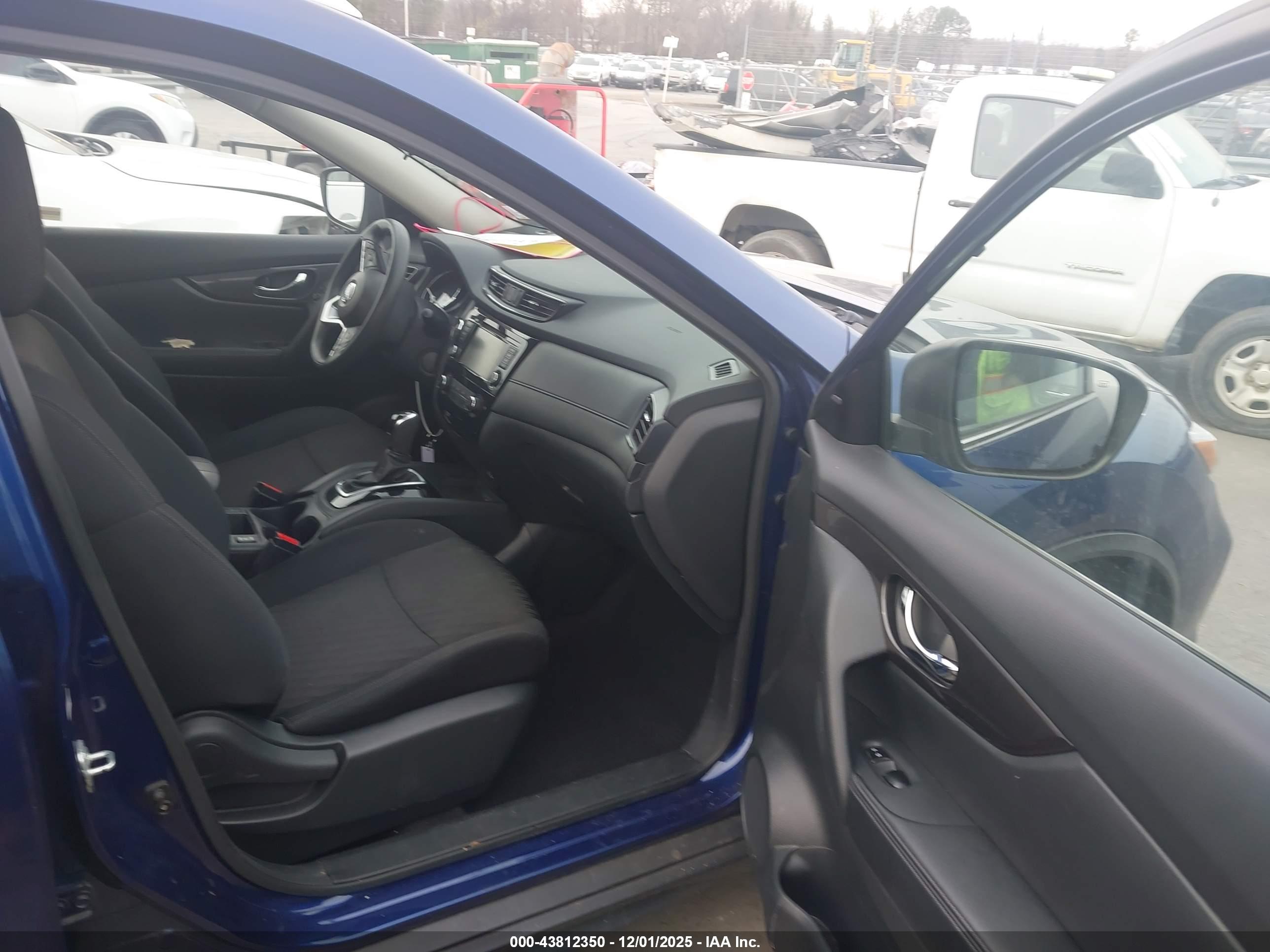 NISSAN ROGUE image 5