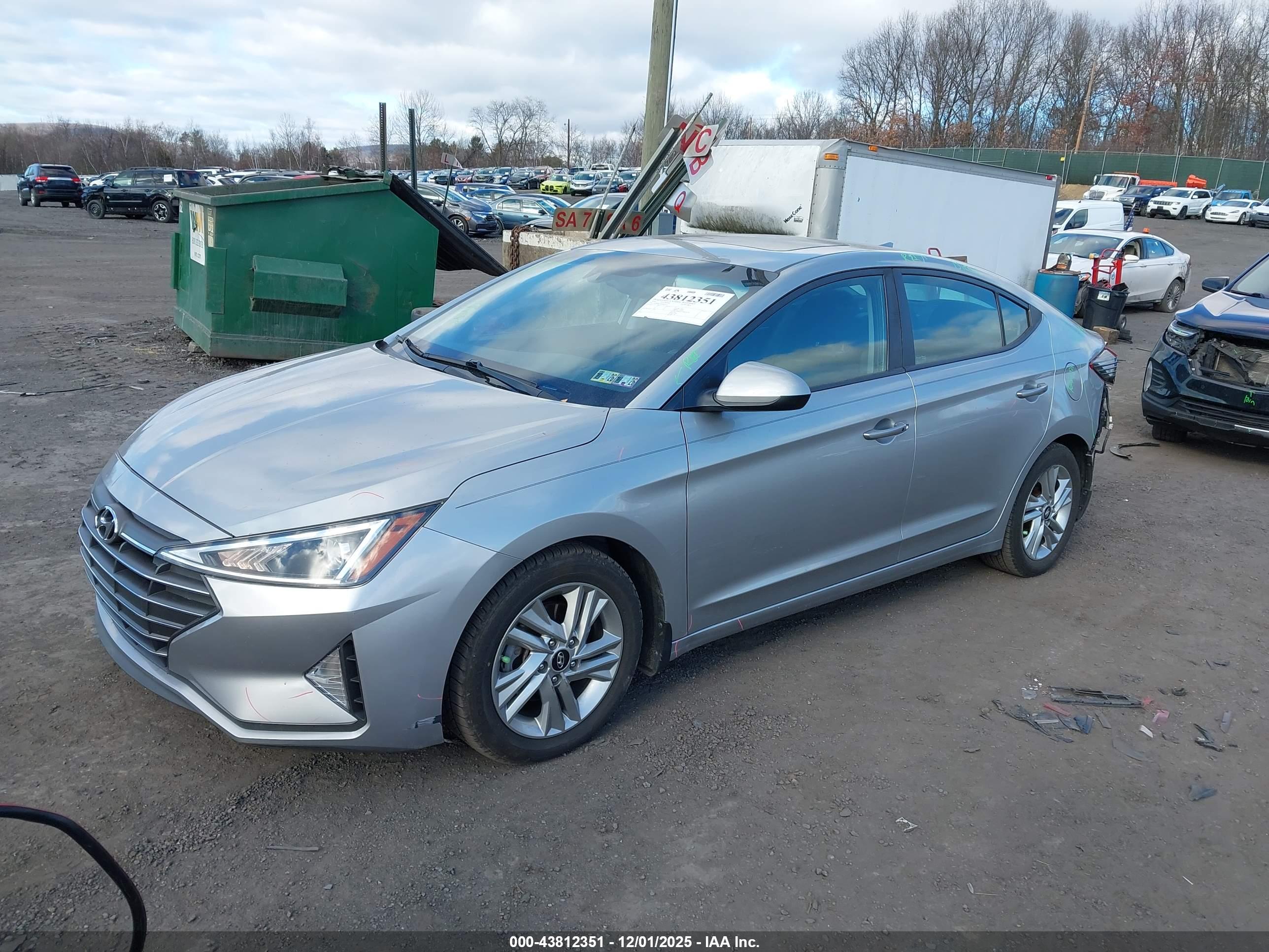HYUNDAI ELANTRA image 2