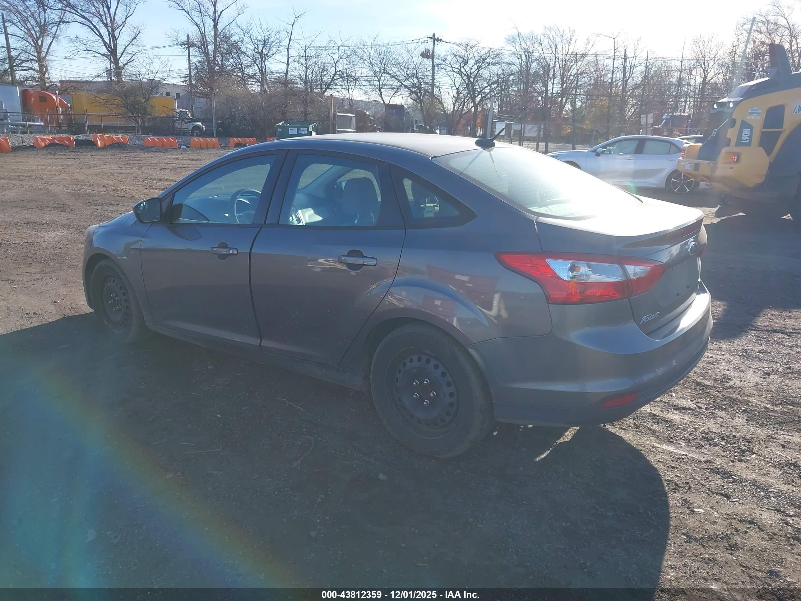 FORD FOCUS image 3