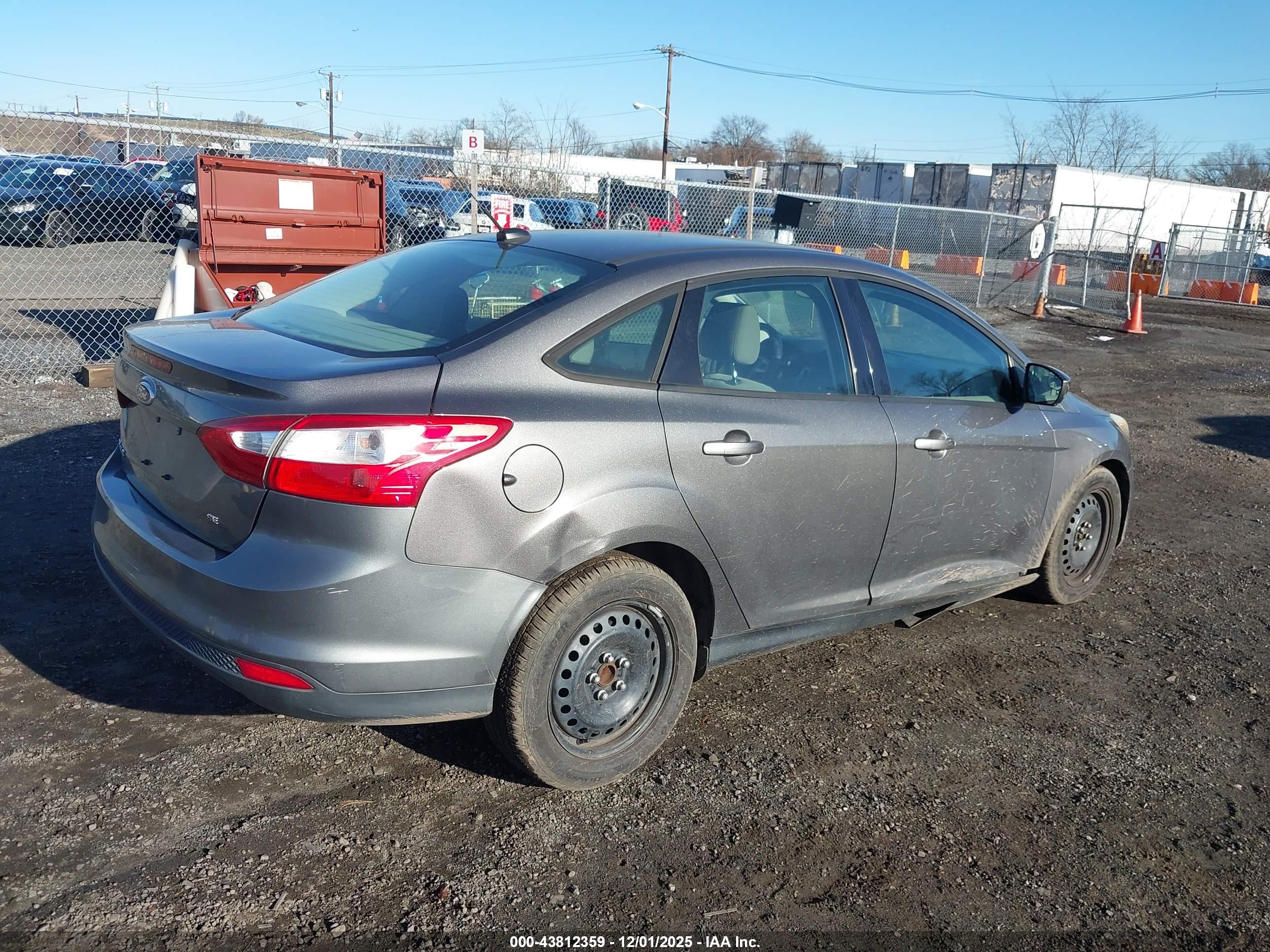 FORD FOCUS image 6