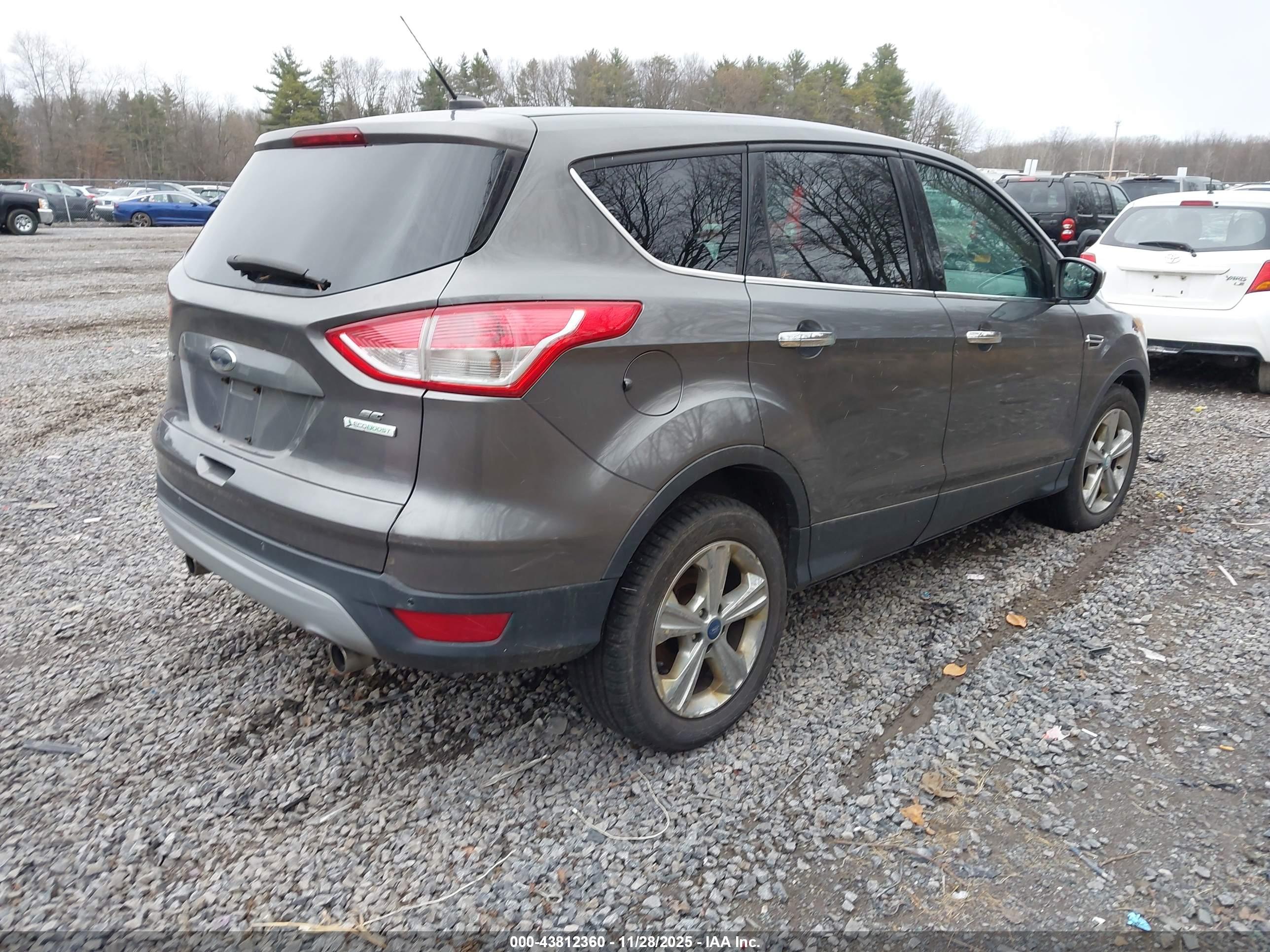 FORD ESCAPE image 4