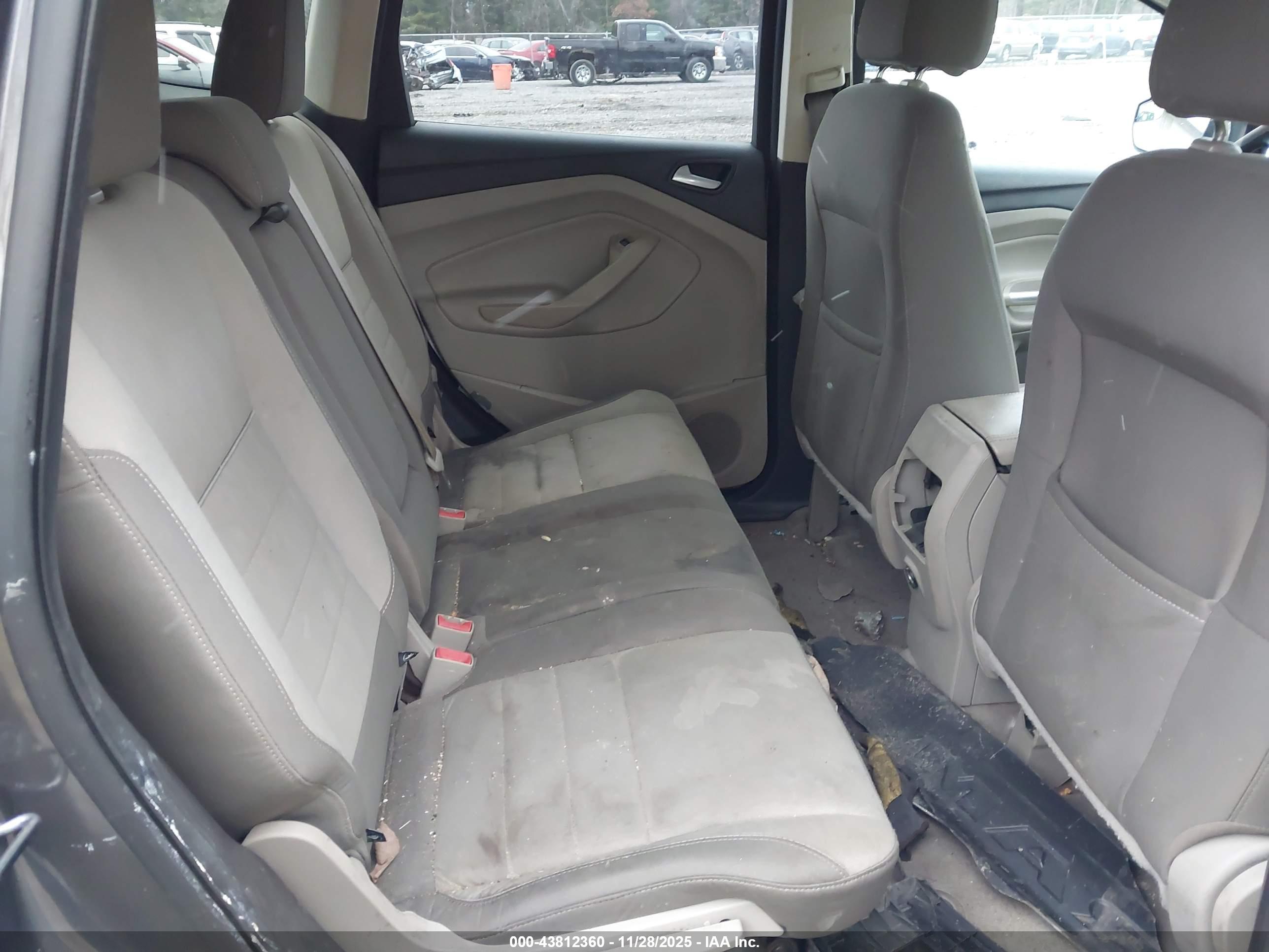 FORD ESCAPE image 8