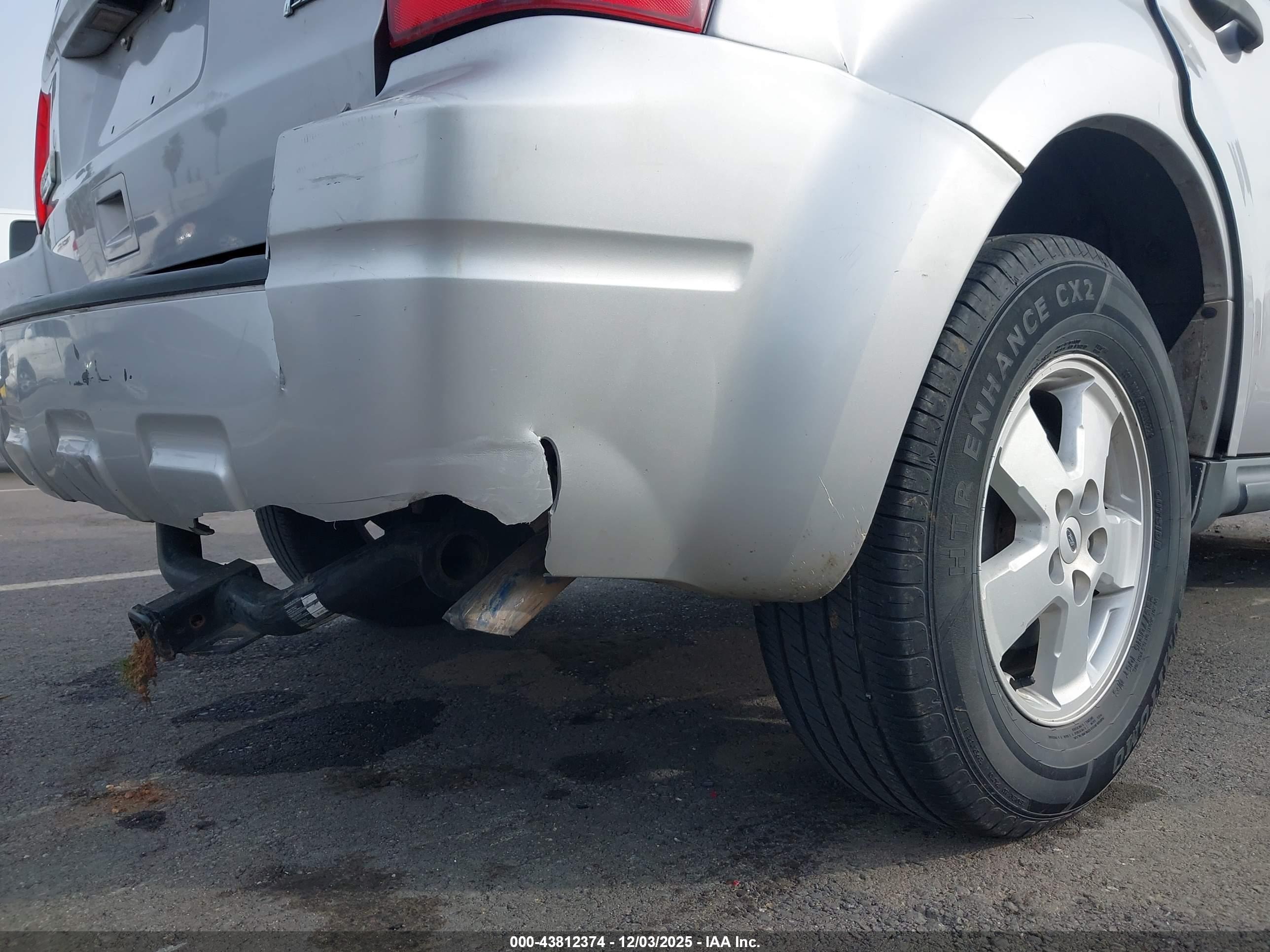 FORD ESCAPE image 6