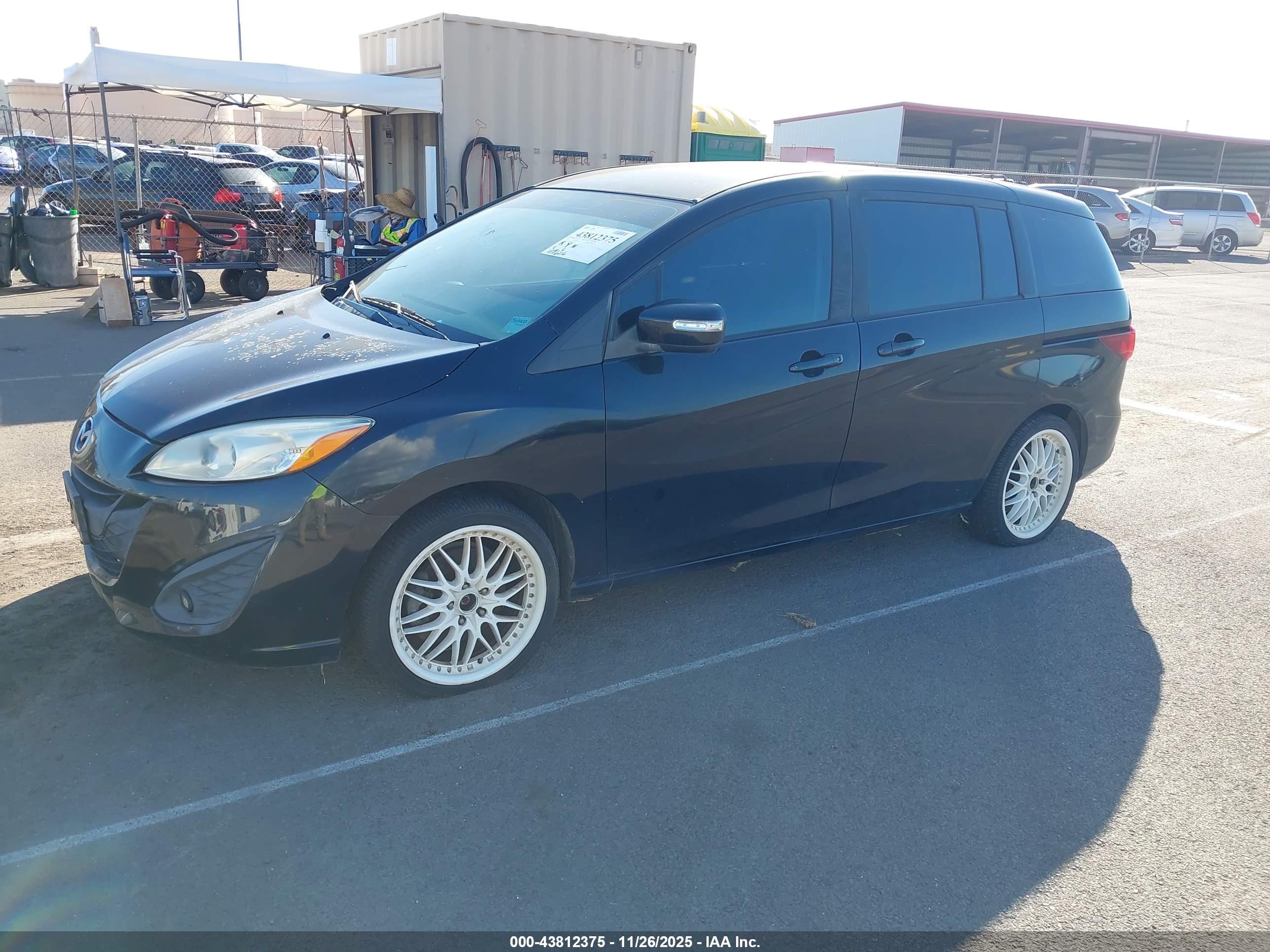 MAZDA MAZDA5 image 2