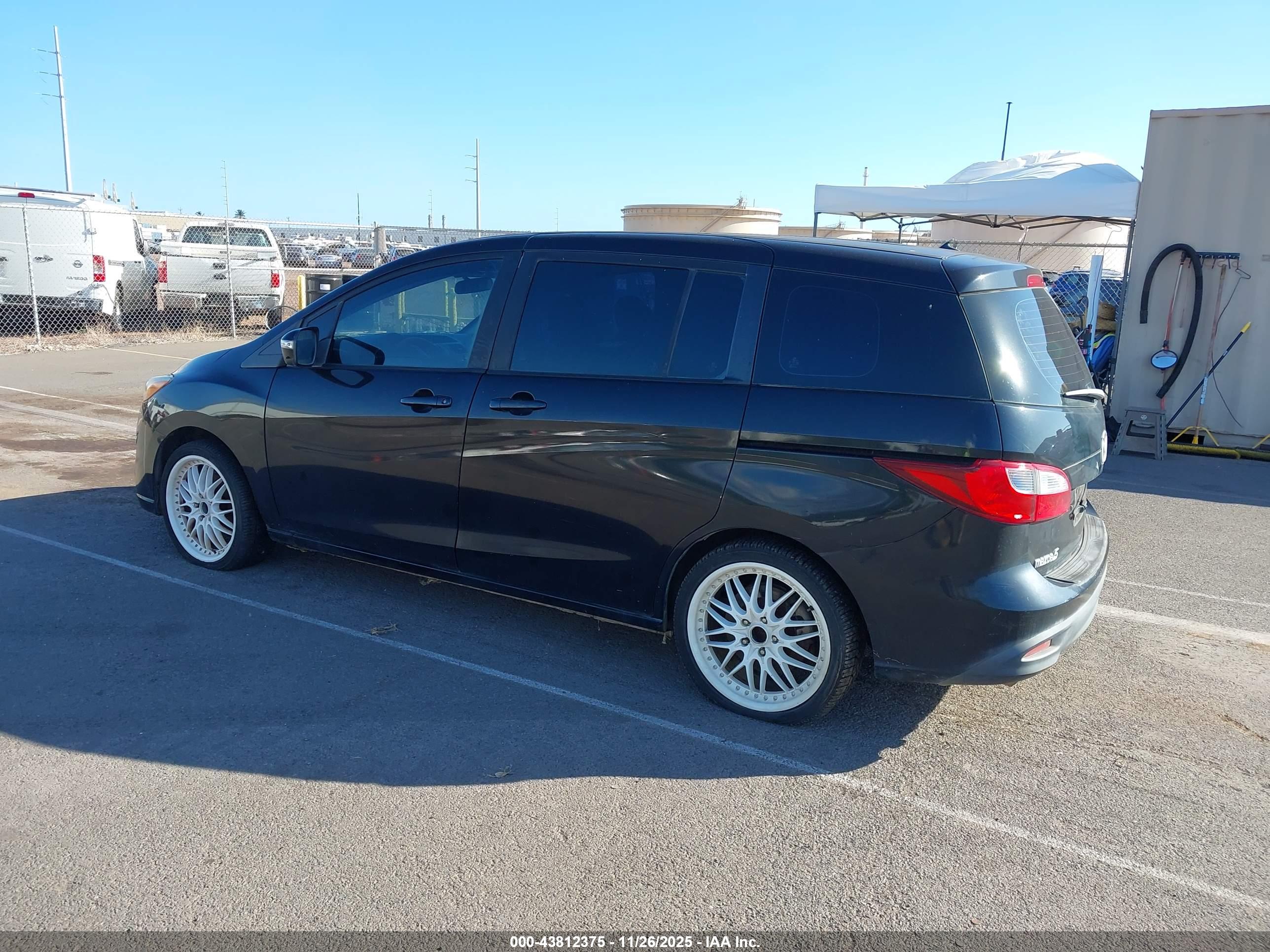 MAZDA MAZDA5 image 3
