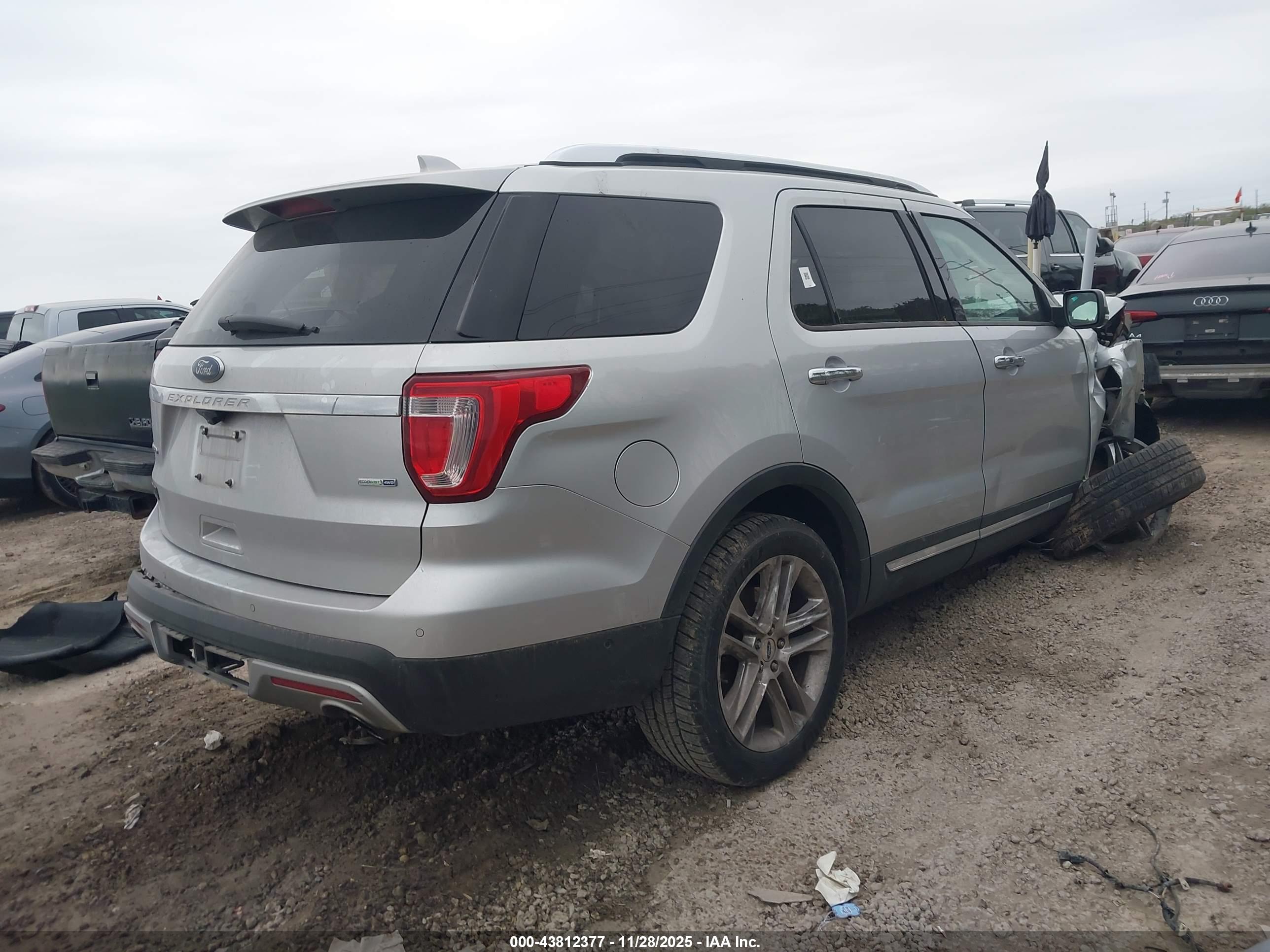 FORD EXPLORER image 4