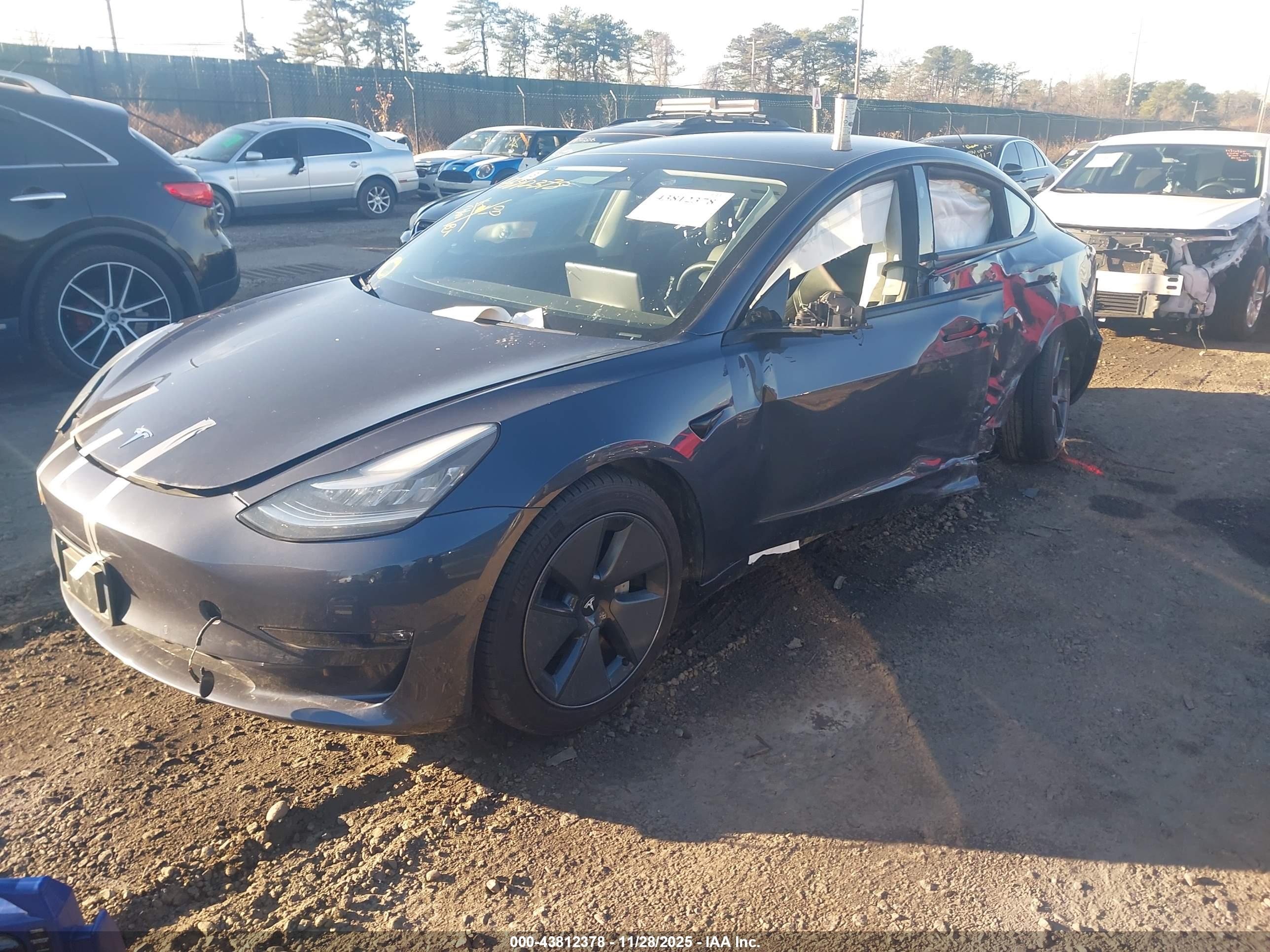 TESLA MODEL image 2