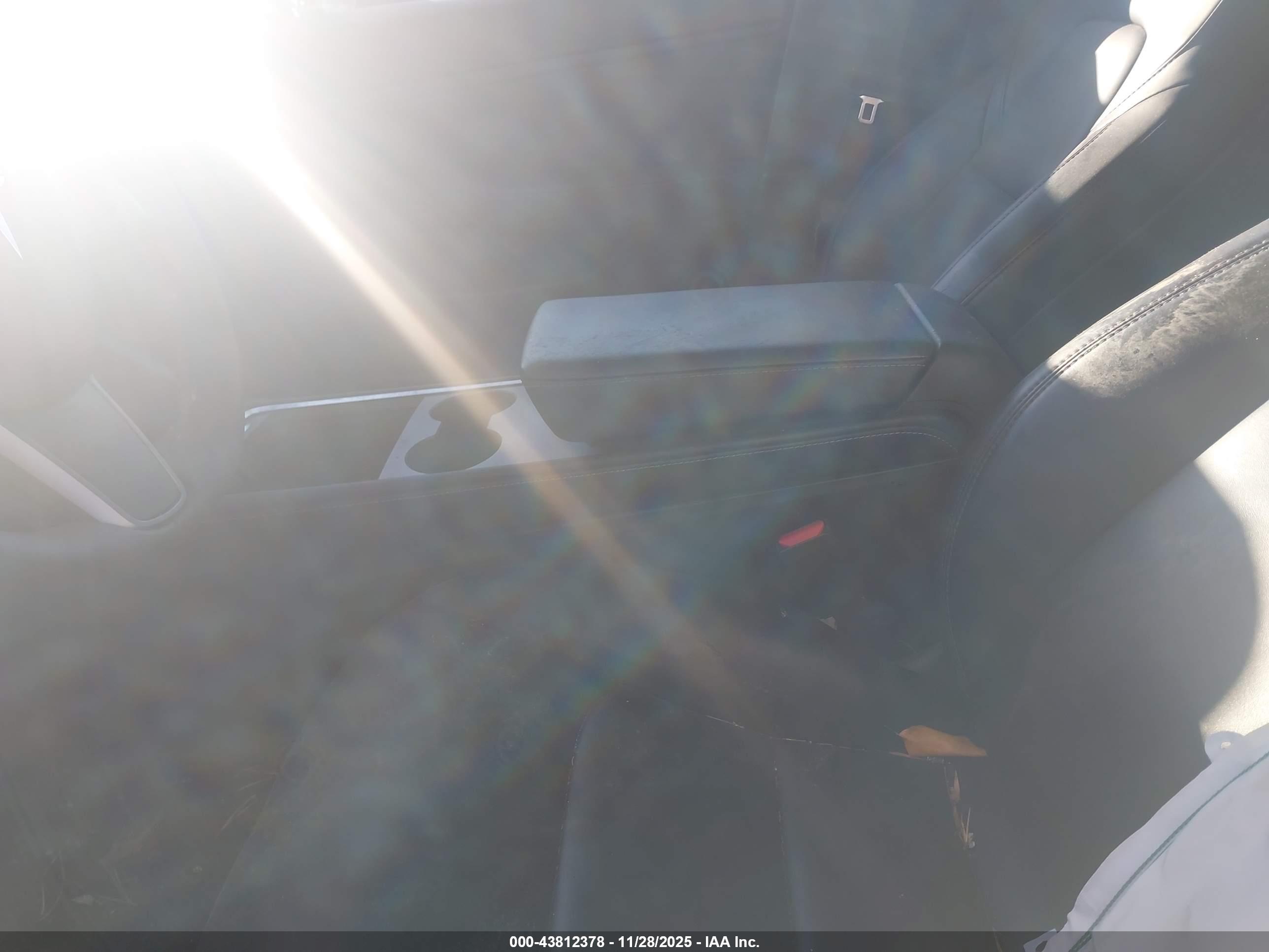 TESLA MODEL image 5