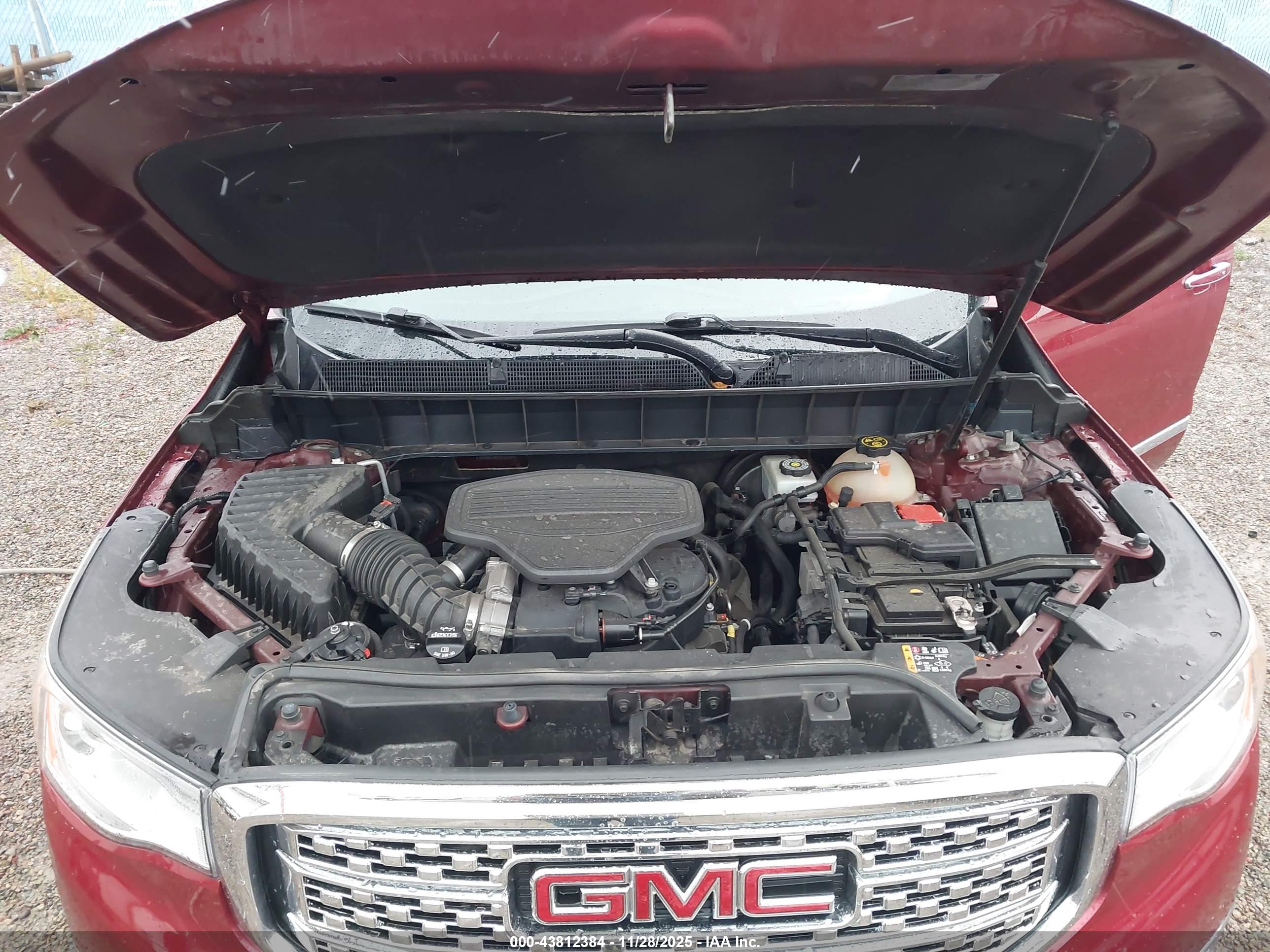 GMC ACADIA image 10