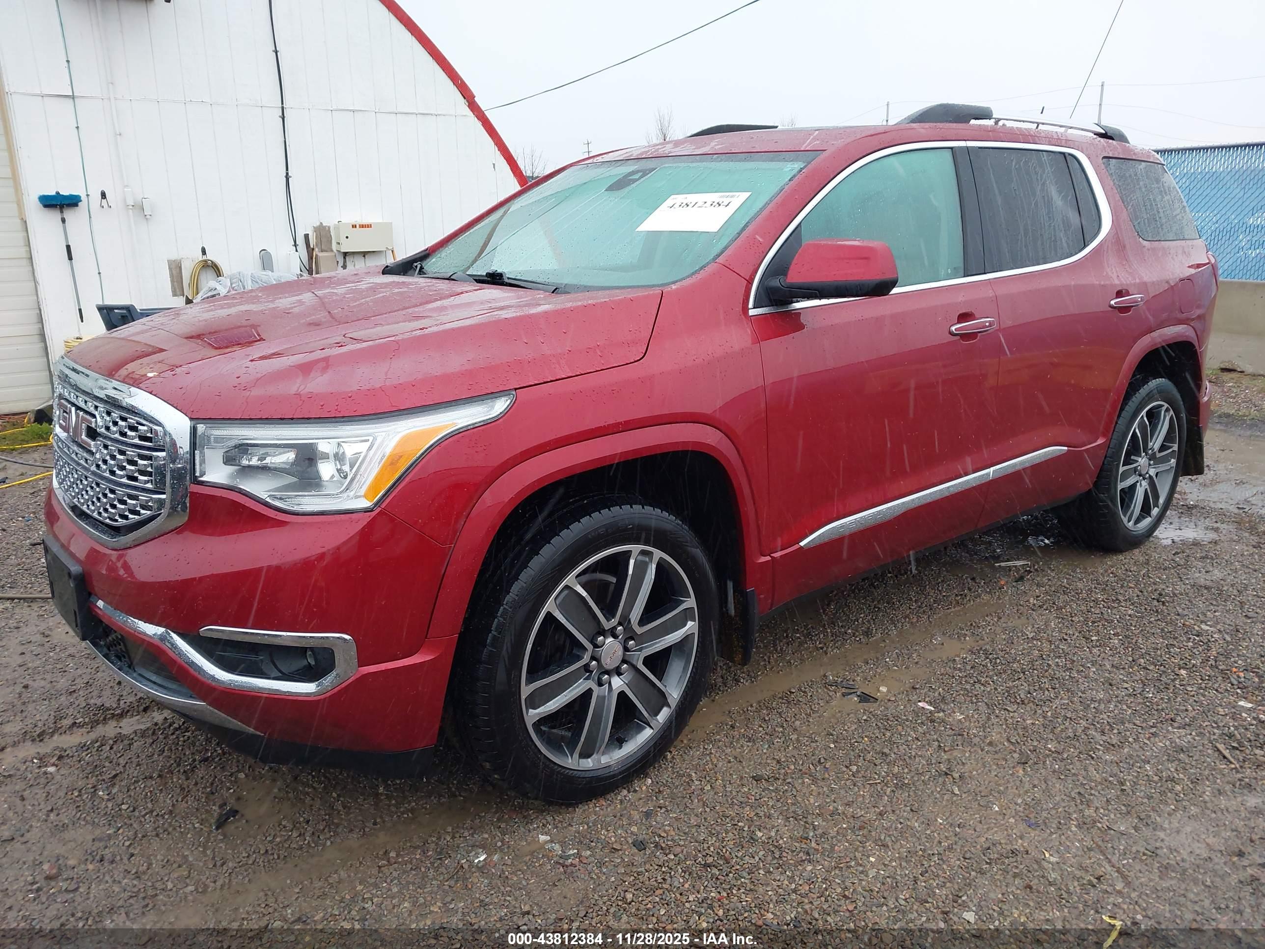 GMC ACADIA image 2