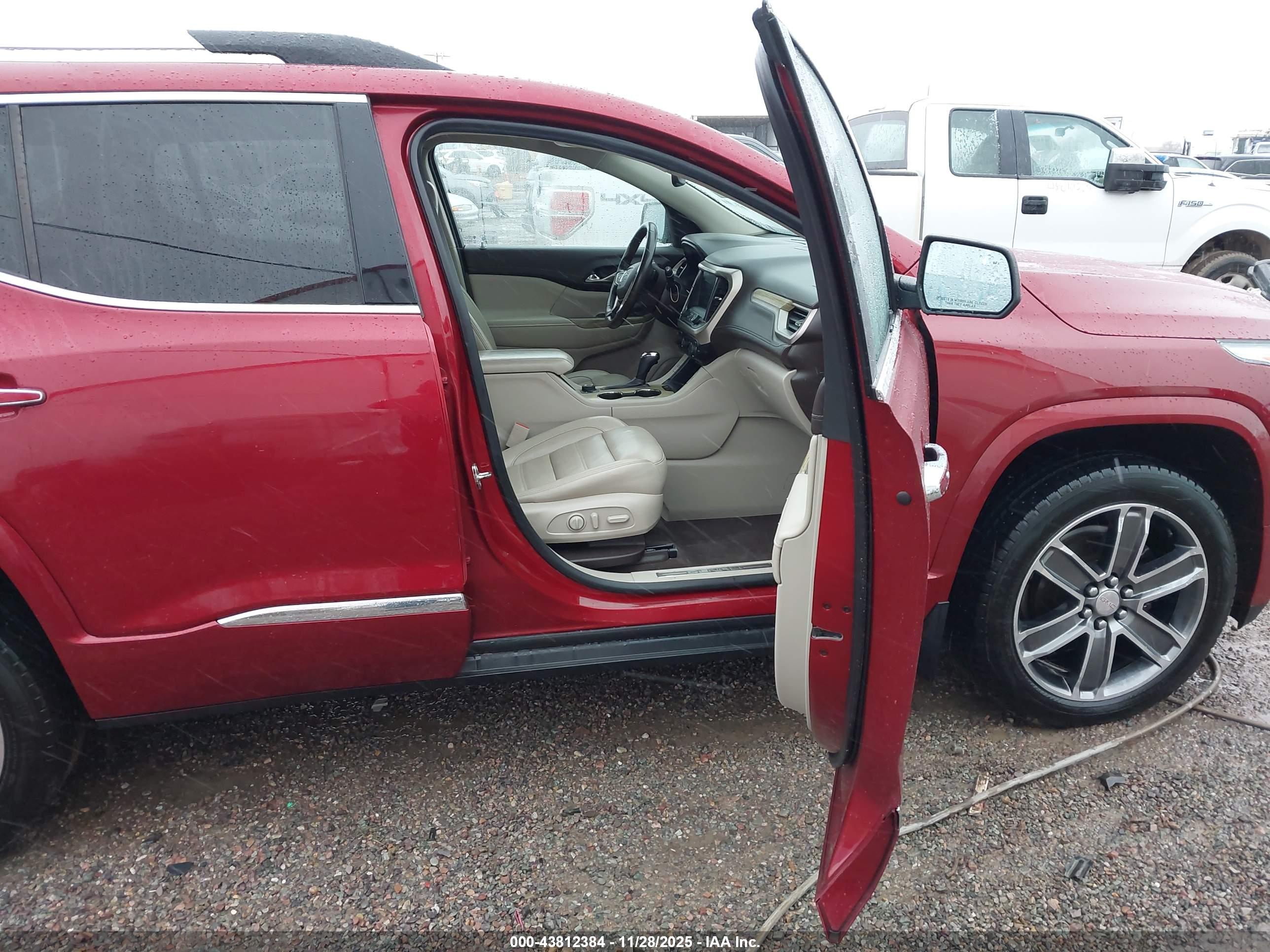 GMC ACADIA image 5