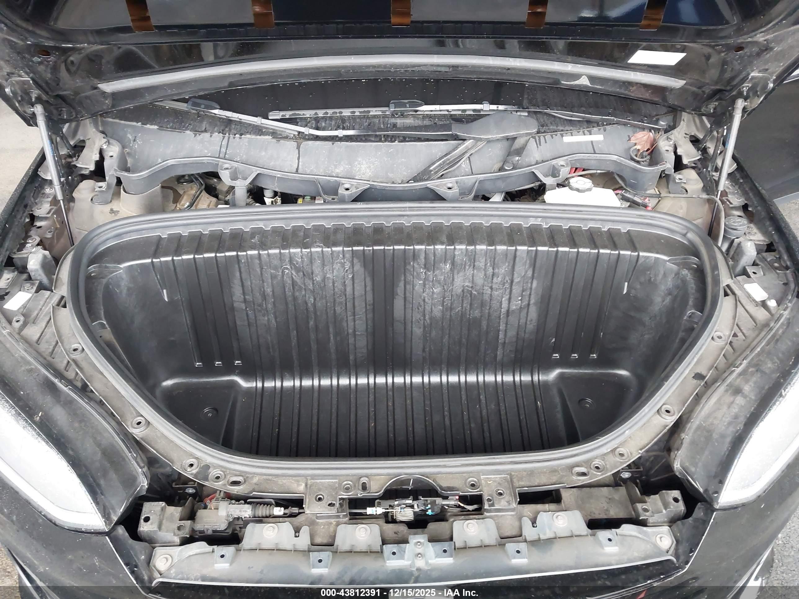 TESLA MODEL image 10