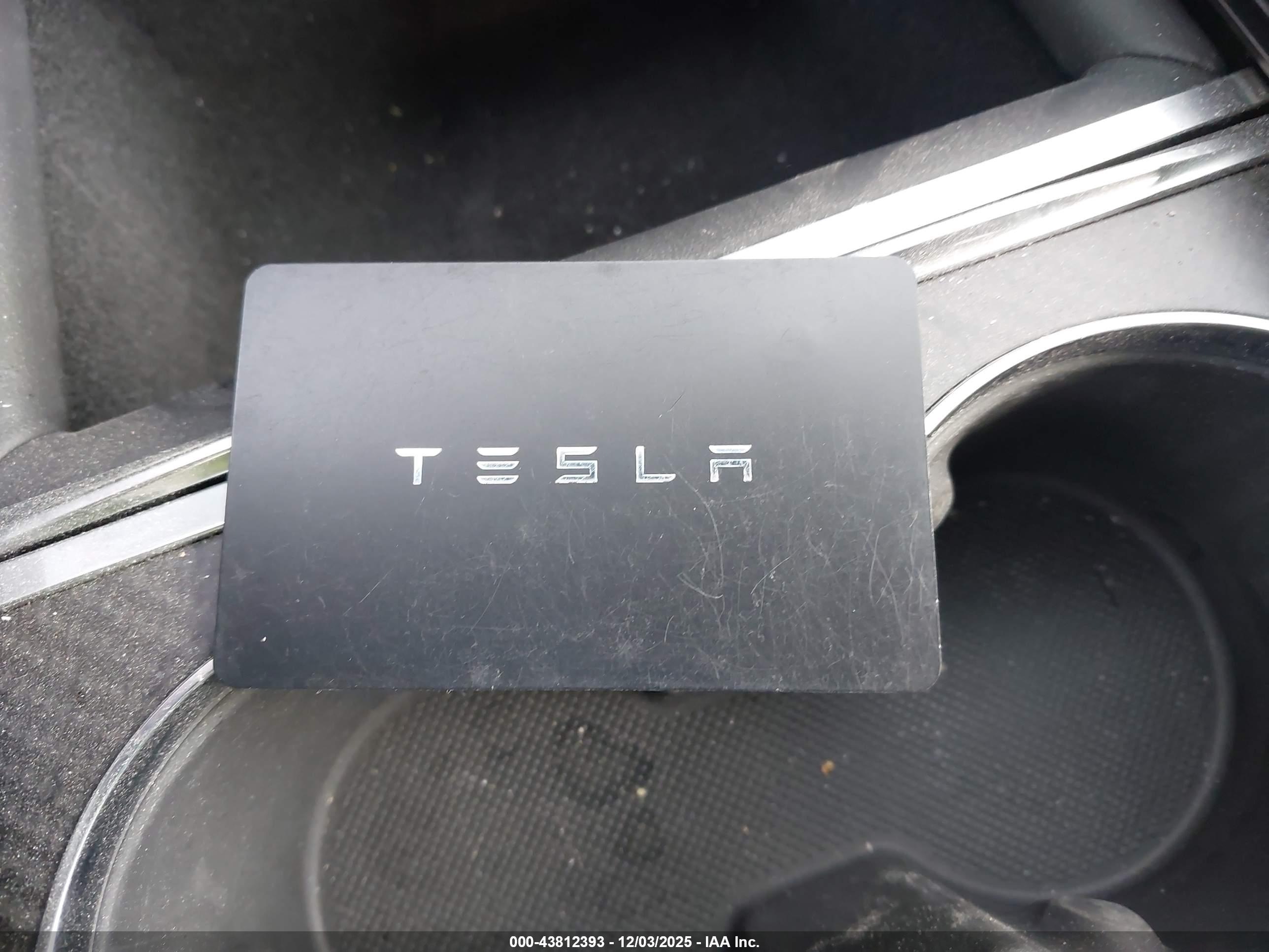 TESLA MODEL image 11