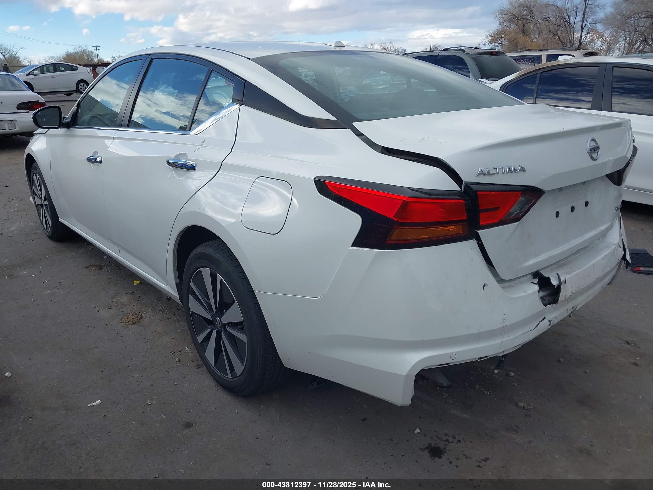 NISSAN ALTIMA image 3