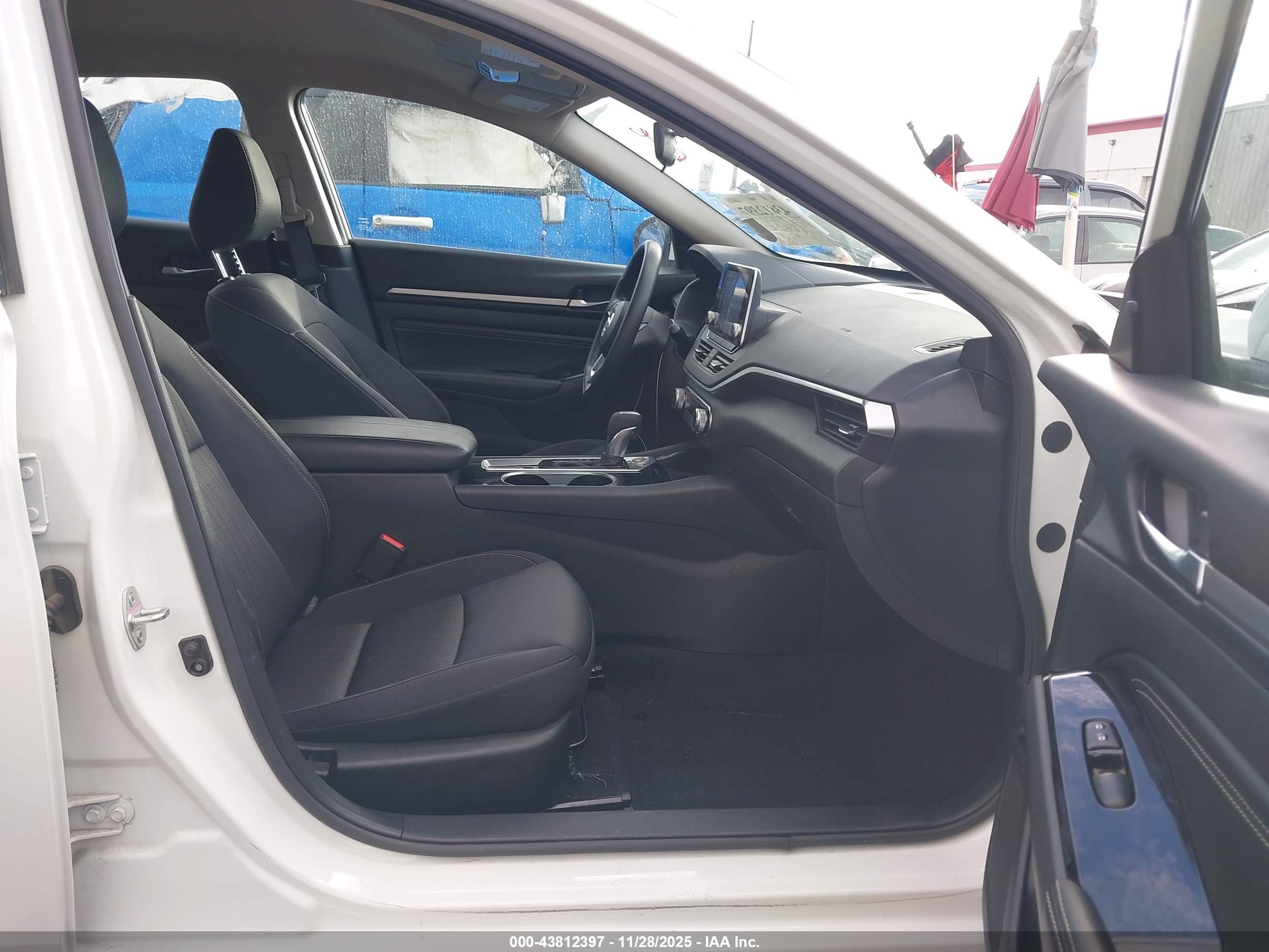 NISSAN ALTIMA image 5