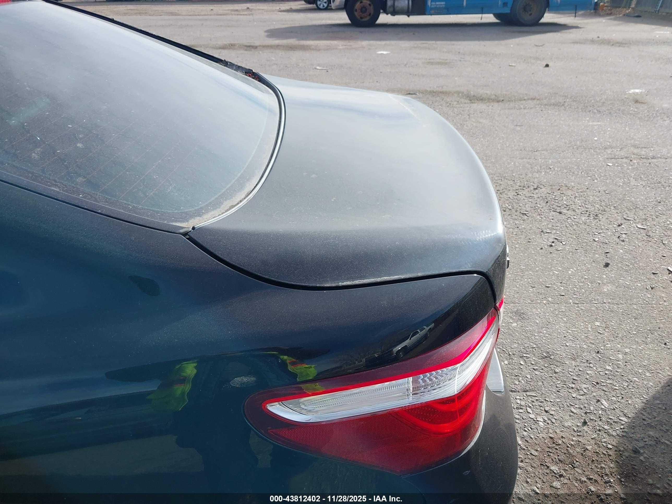 LEXUS LS image 6