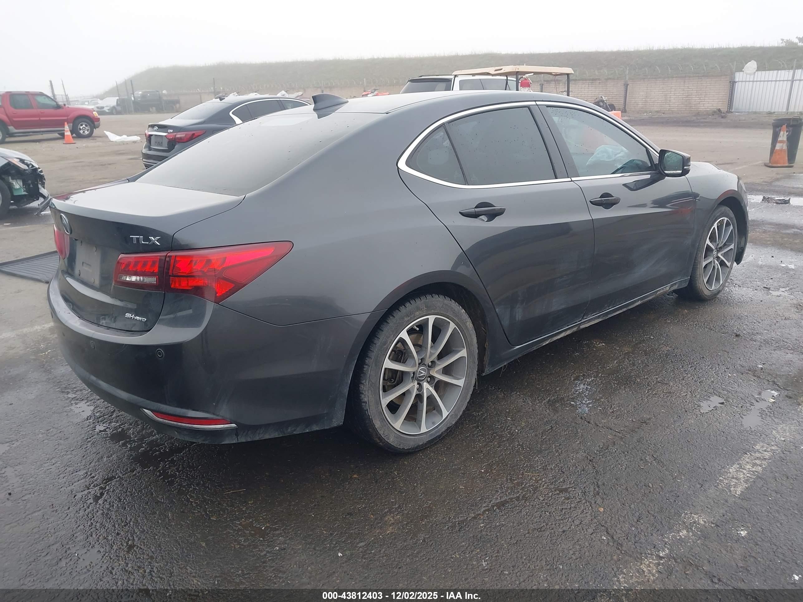 ACURA TLX image 4