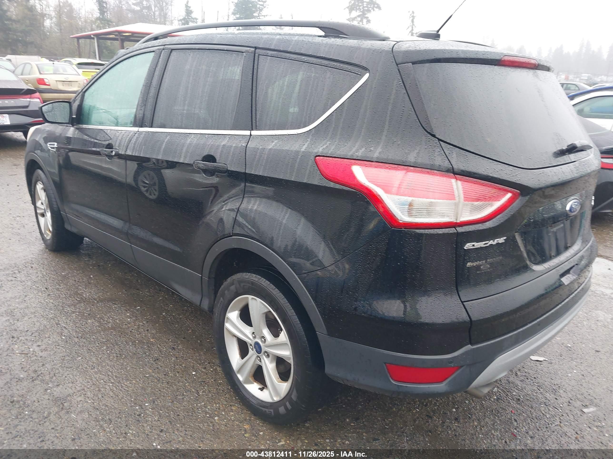 FORD ESCAPE image 3
