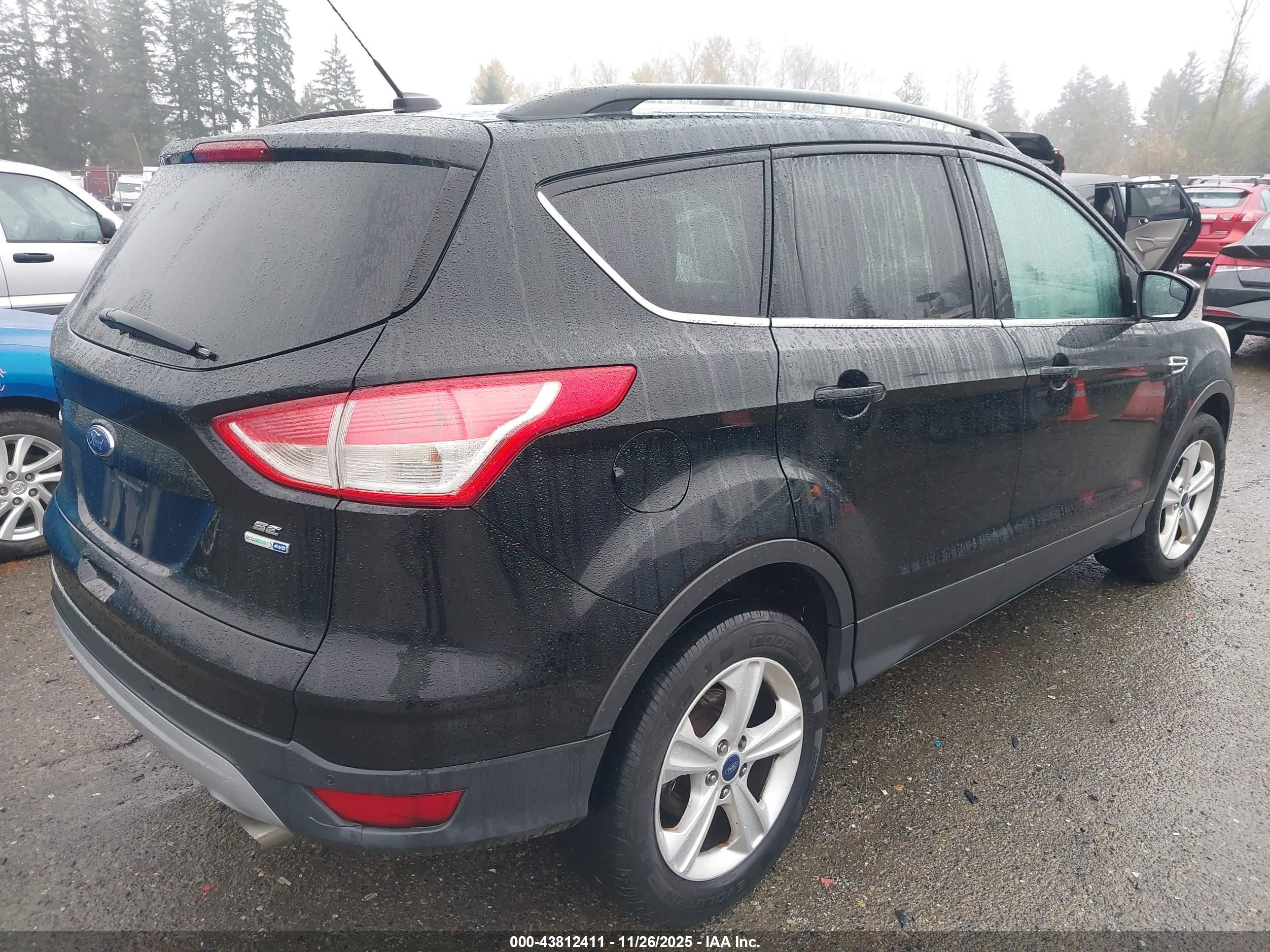 FORD ESCAPE image 4