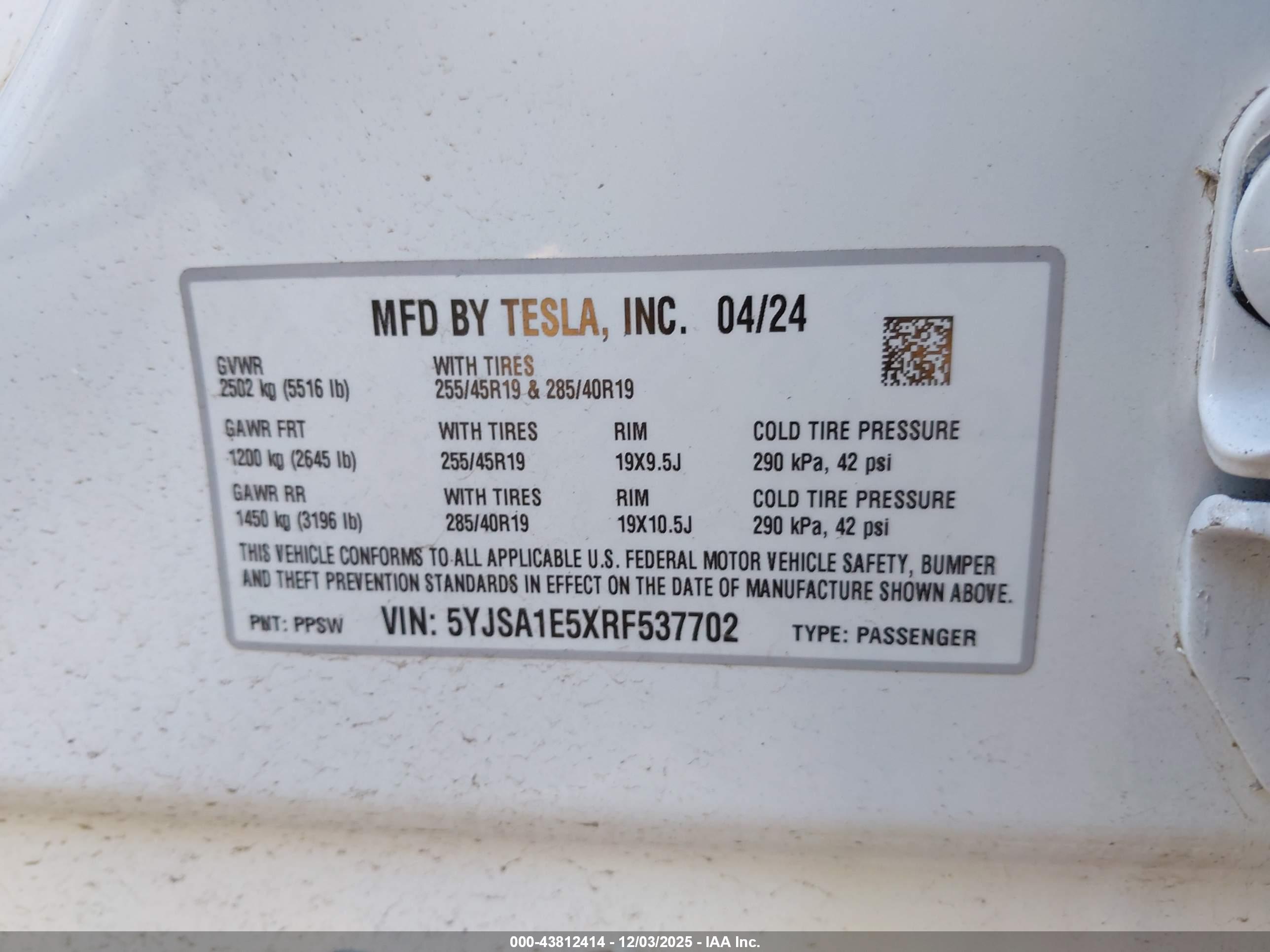 TESLA MODEL image 9