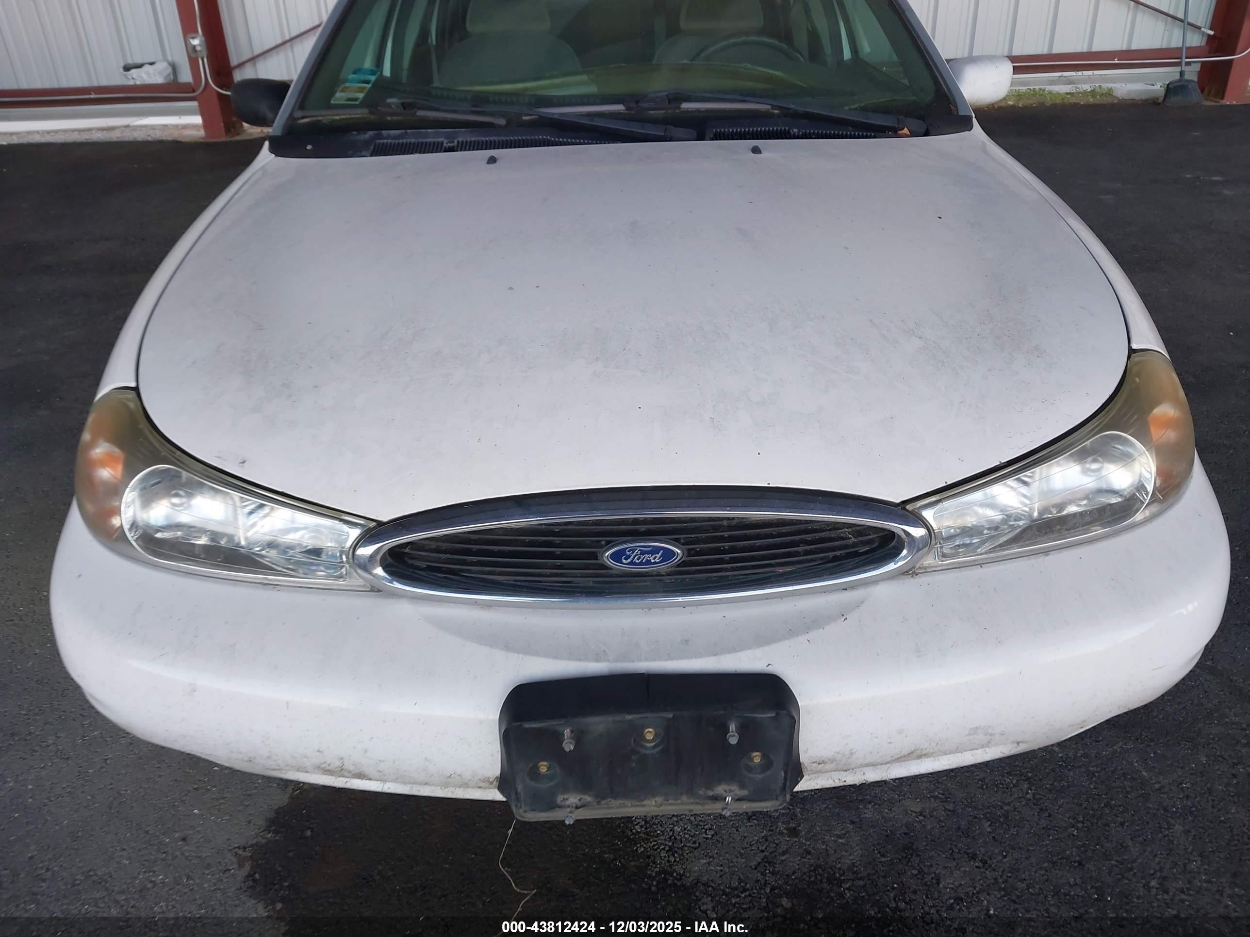 FORD CONTOUR image 6