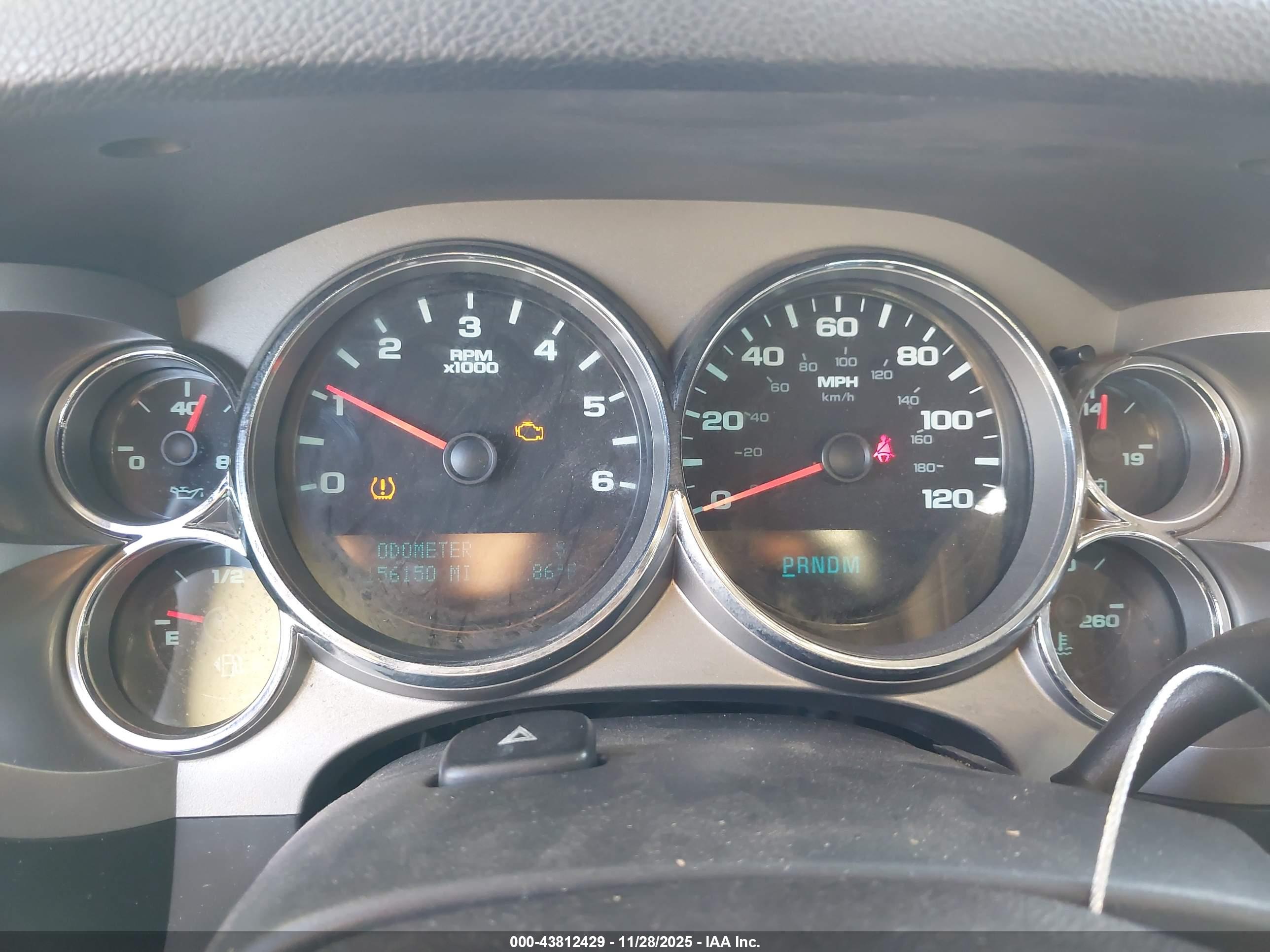 CHEVROLET SILVERADO image 7