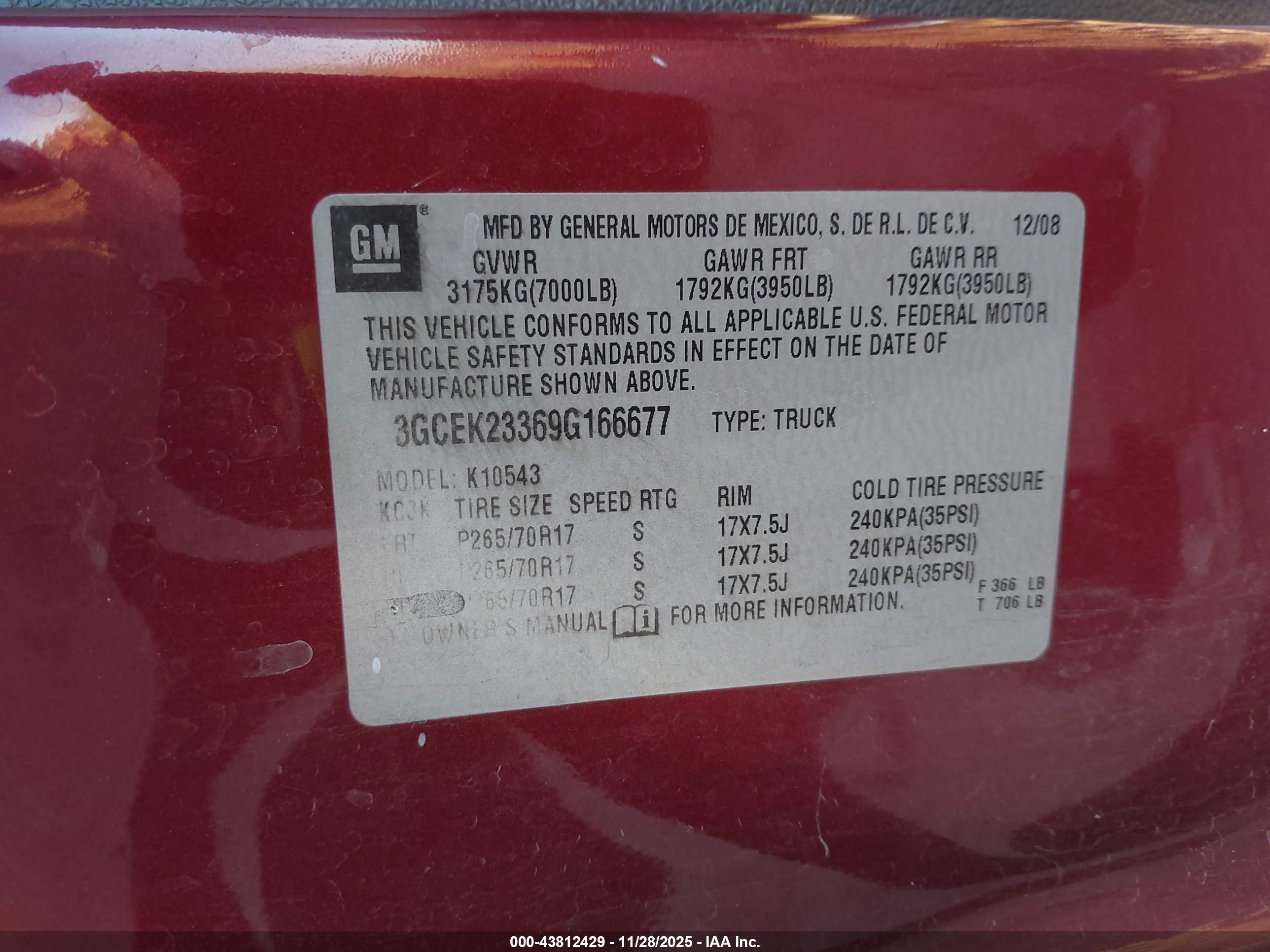 CHEVROLET SILVERADO image 9
