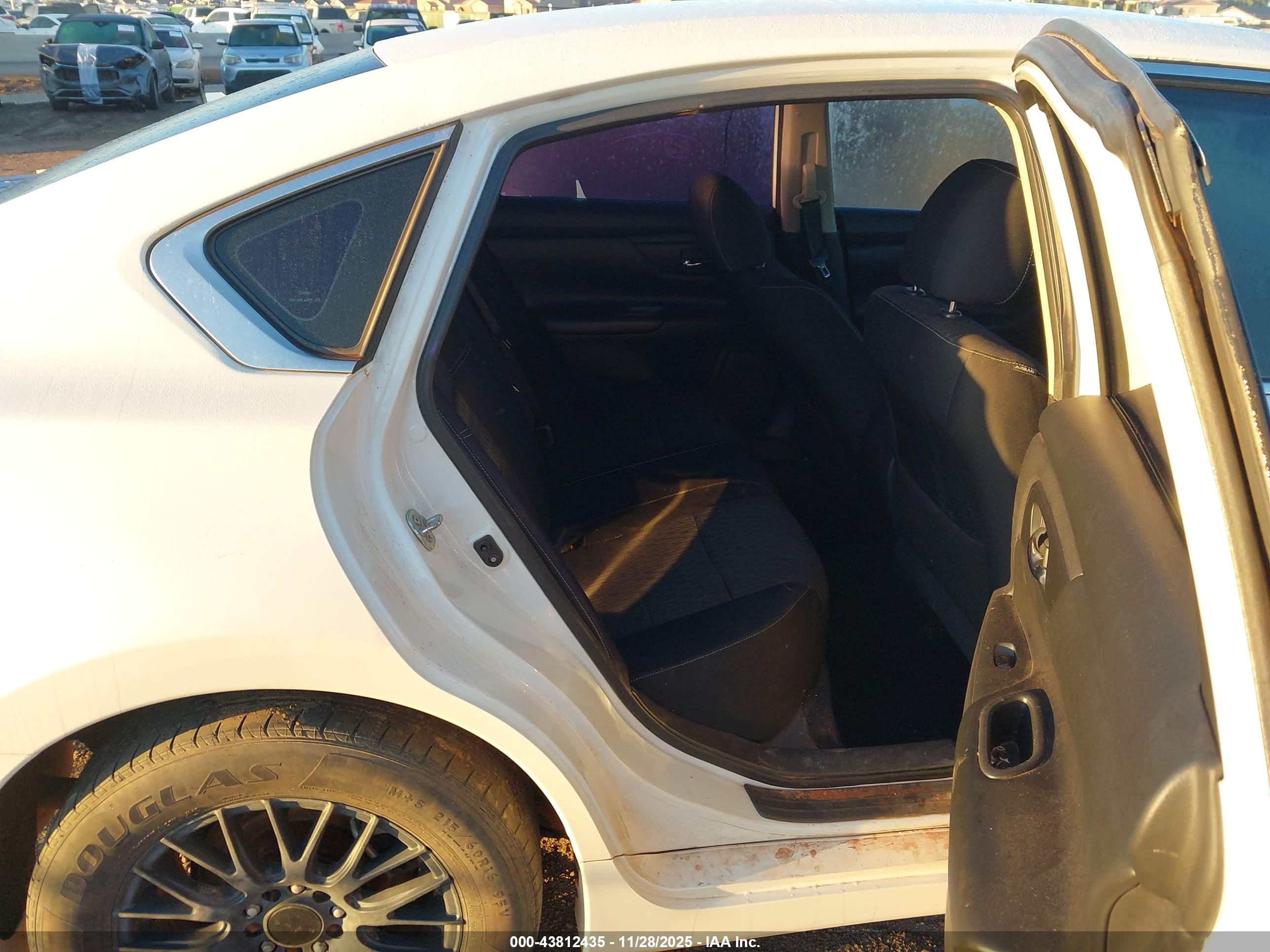 NISSAN ALTIMA image 8