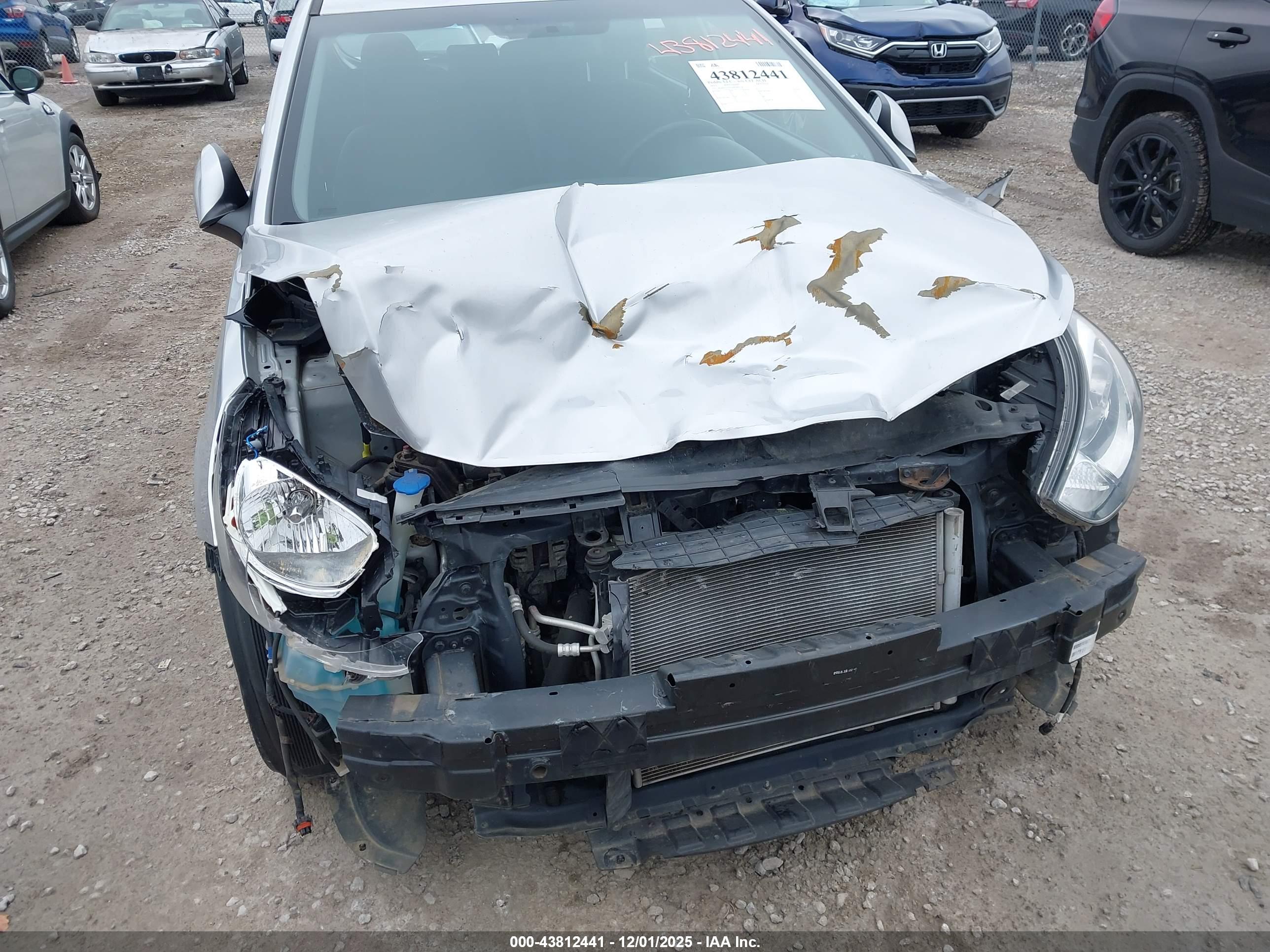 HYUNDAI ACCENT image 6