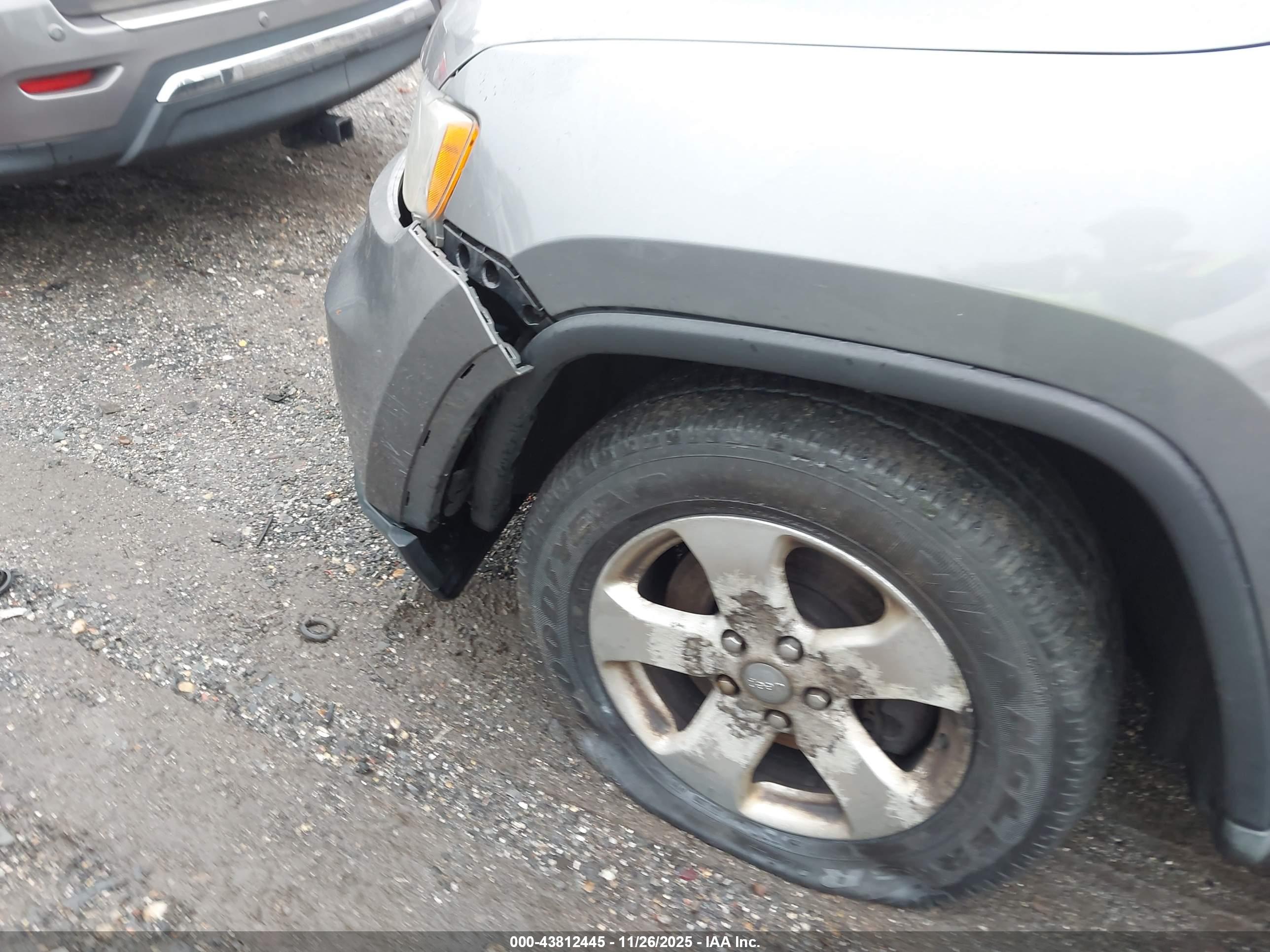 JEEP GRAND image 6