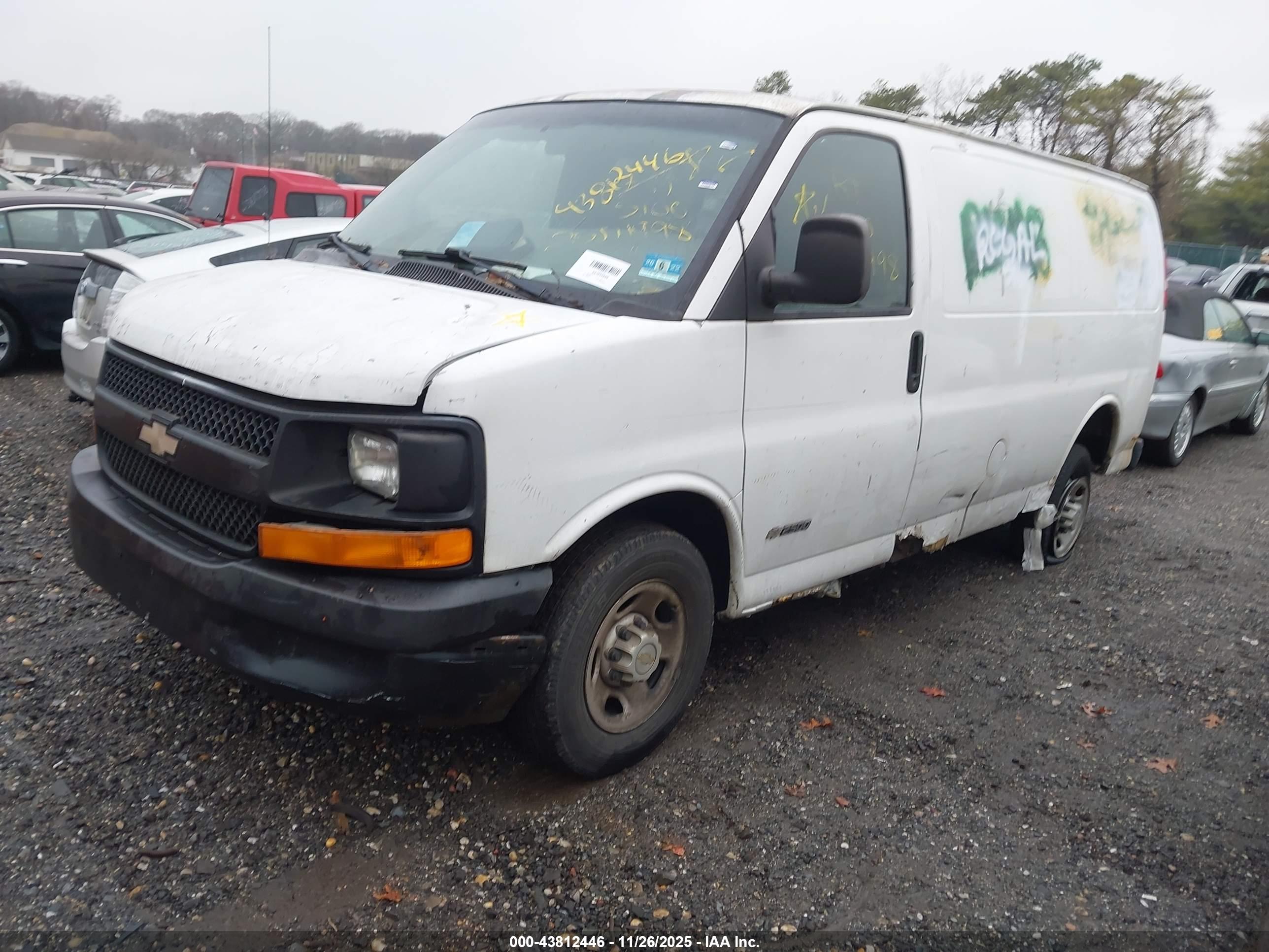 CHEVROLET EXPRESS image 2
