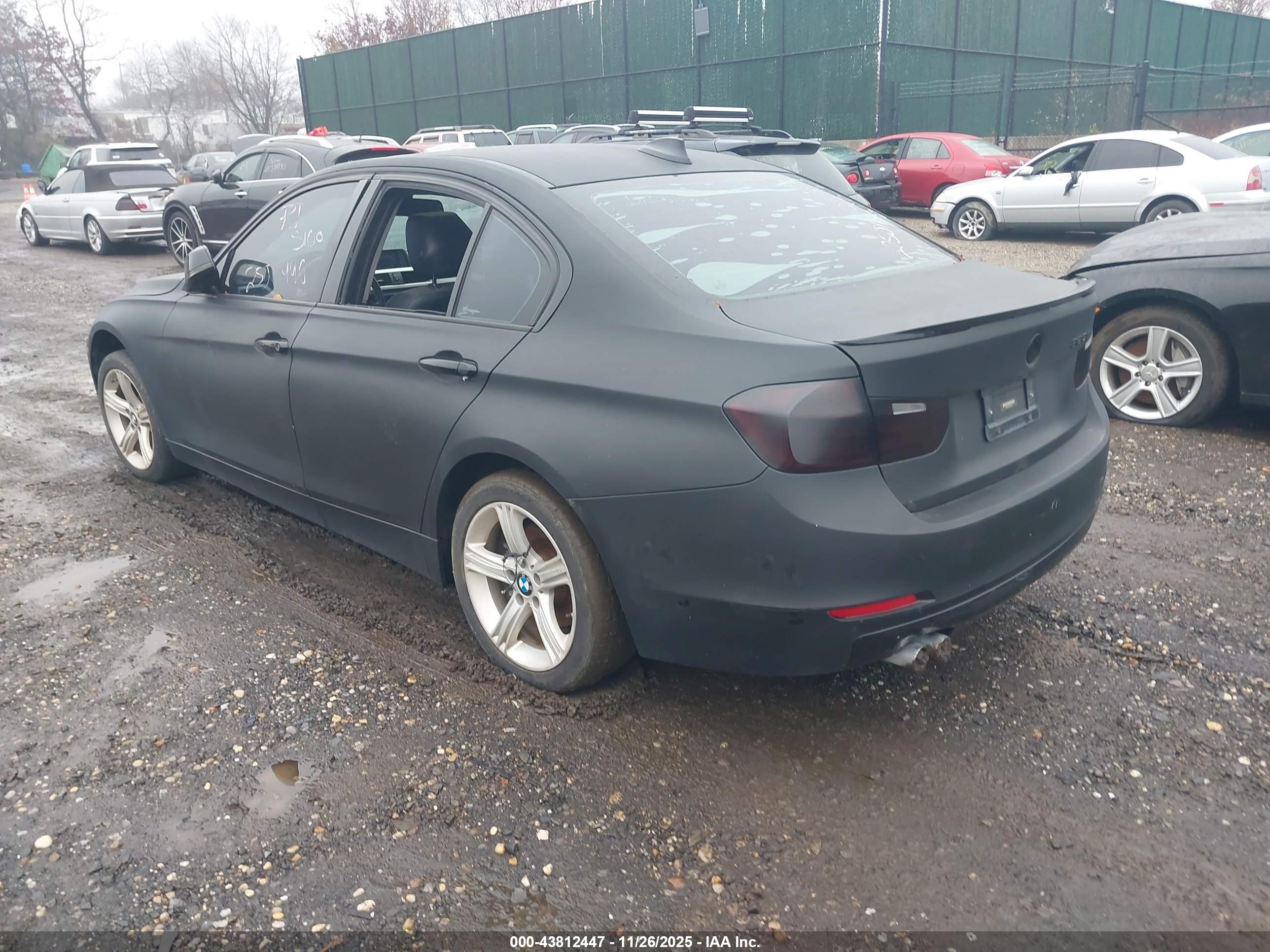 BMW 328I image 3
