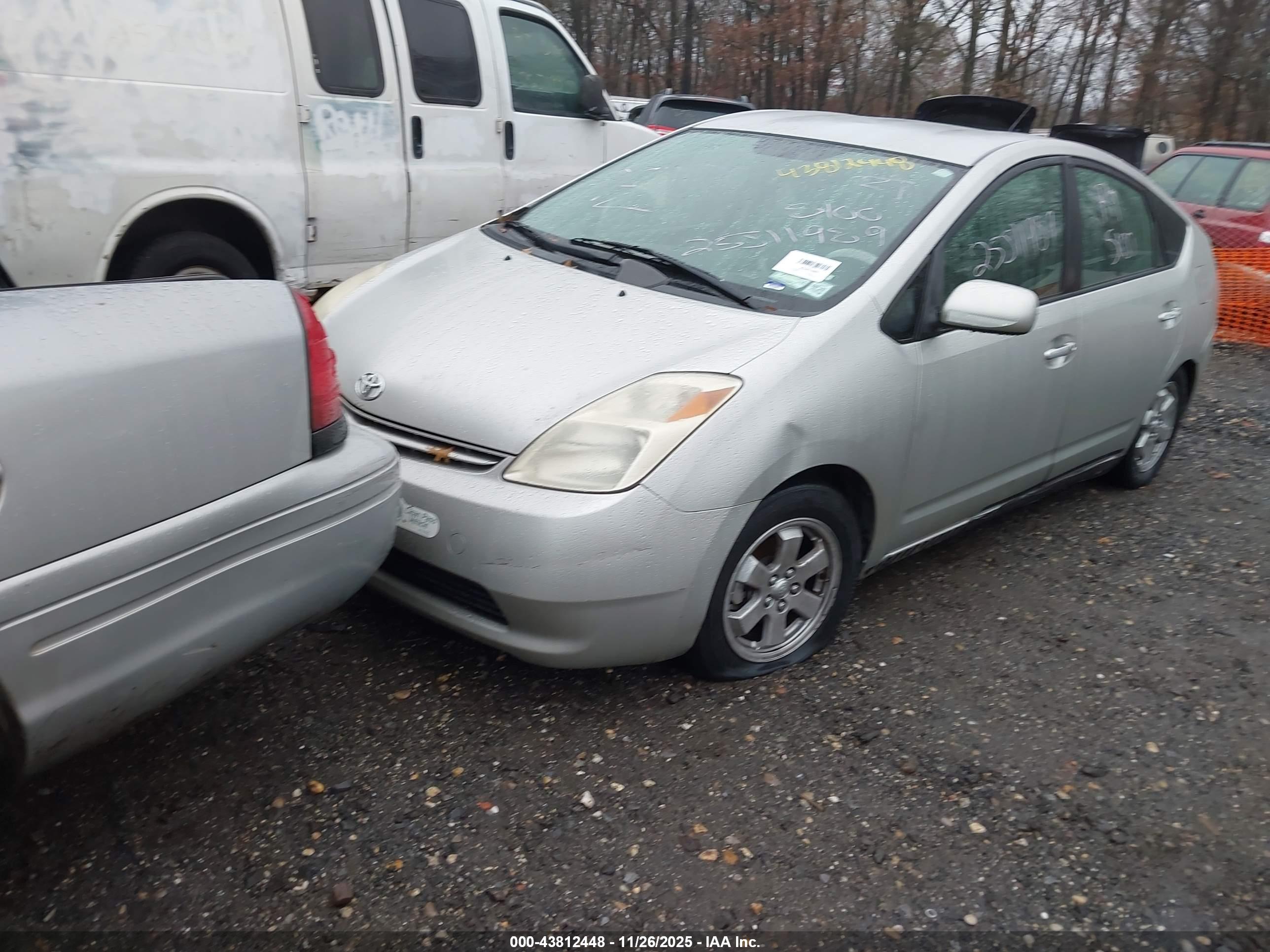 TOYOTA PRIUS image 2